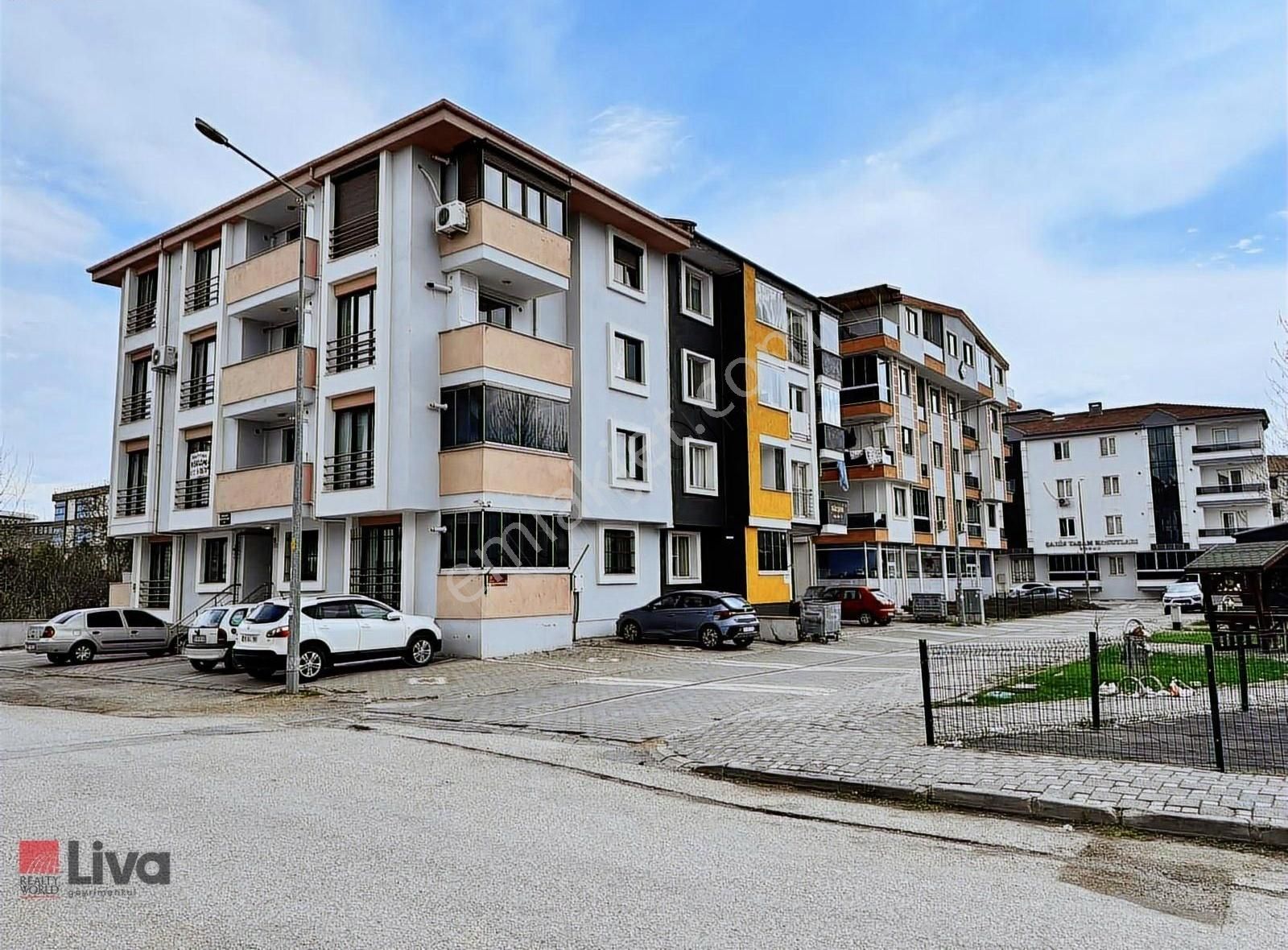 ▓liva Dan Adliye Hemen Arkası Önü Park Alanı Arakat▓