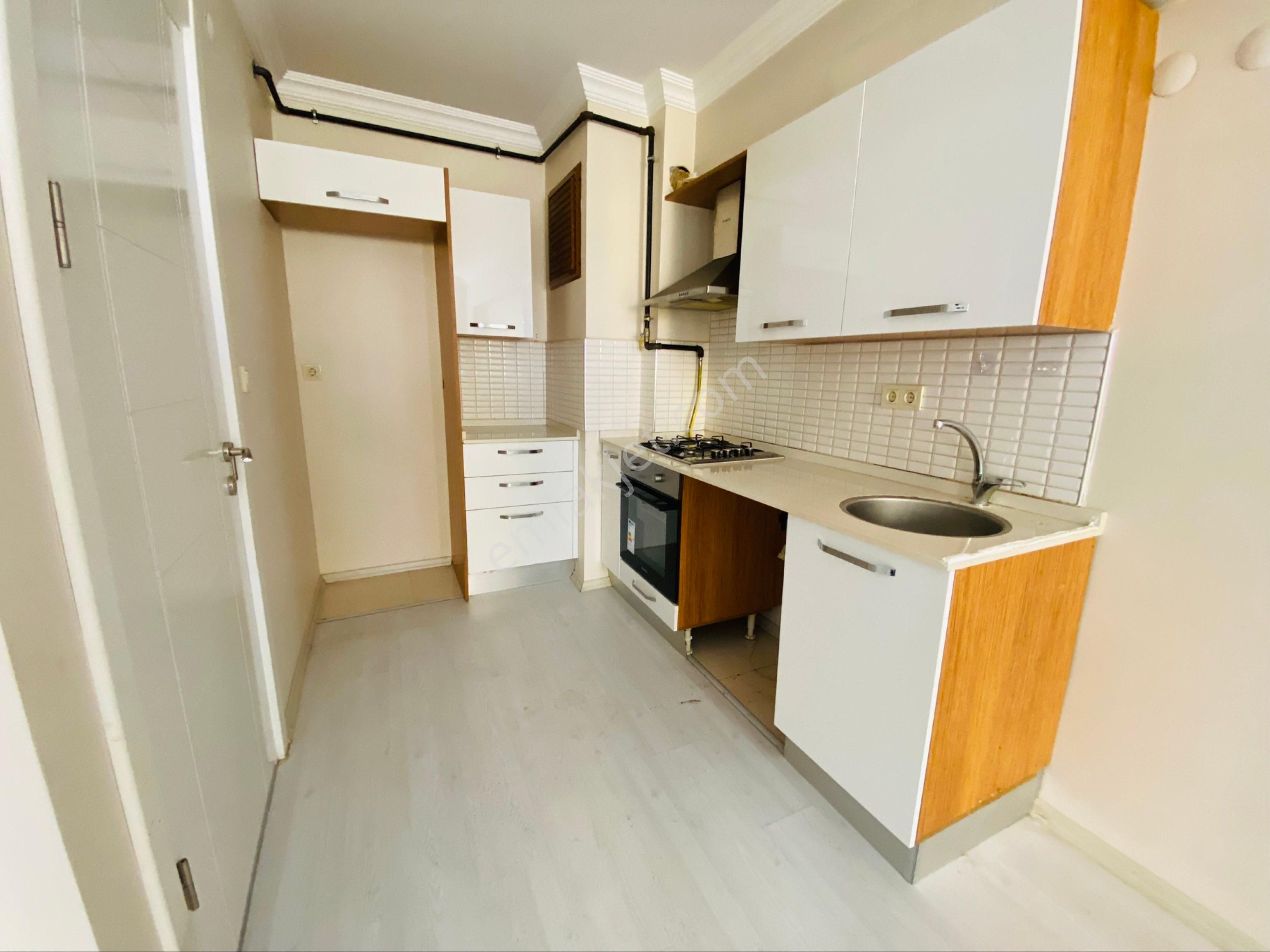 Üçyol Meydan Yürüme Mesafesinde 2+1 90m2 Doğalgazlı Temiz Bakımlı Arakat