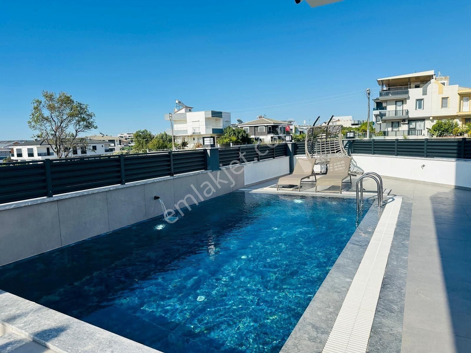 Didim Hisar Mah Tam Müstakil Havuzlu Köşe Villa