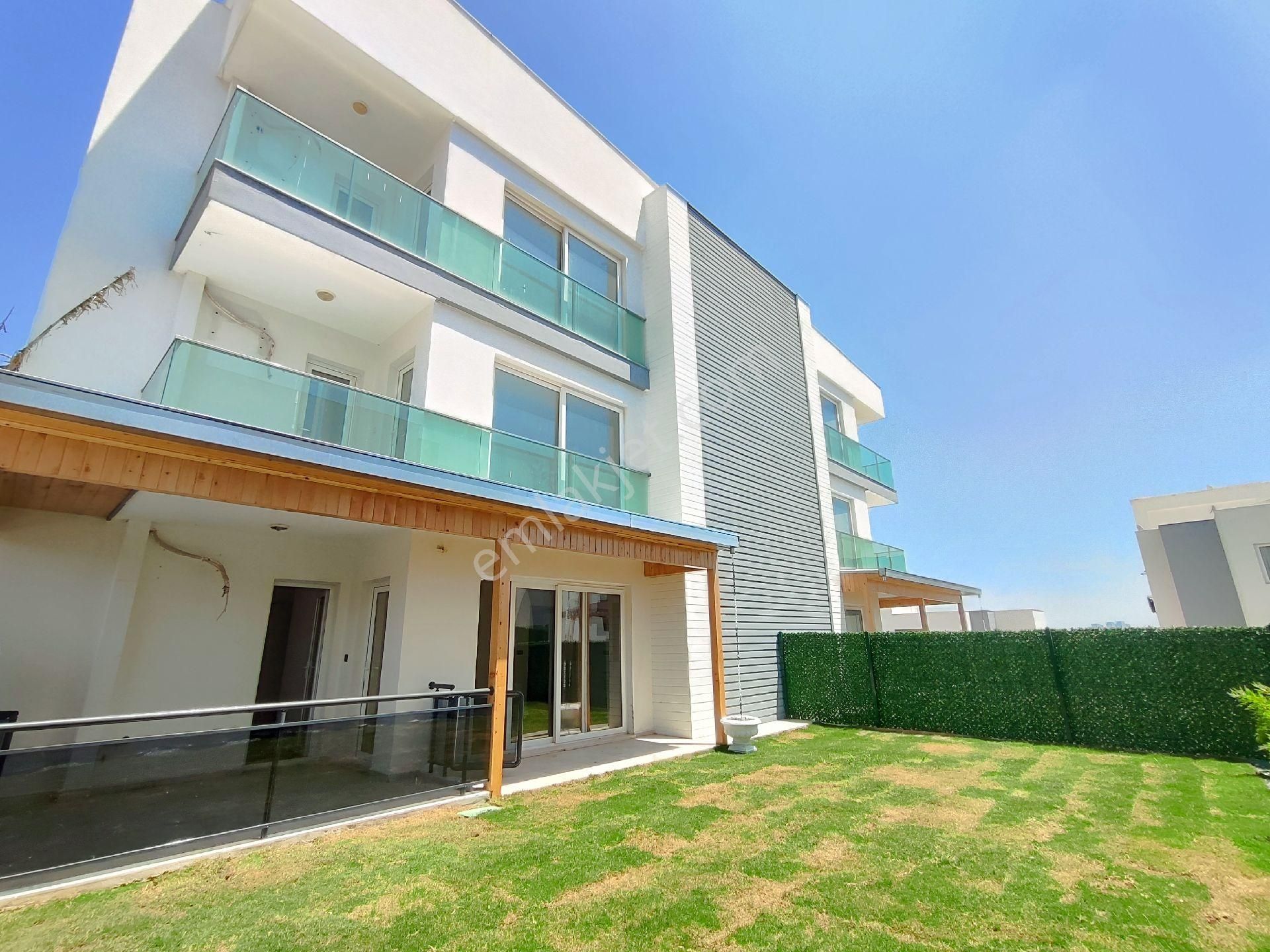 Kabasakal'da Site İçi Güvenlik/havuz Bahçe Katı 2+1 Fırsatt