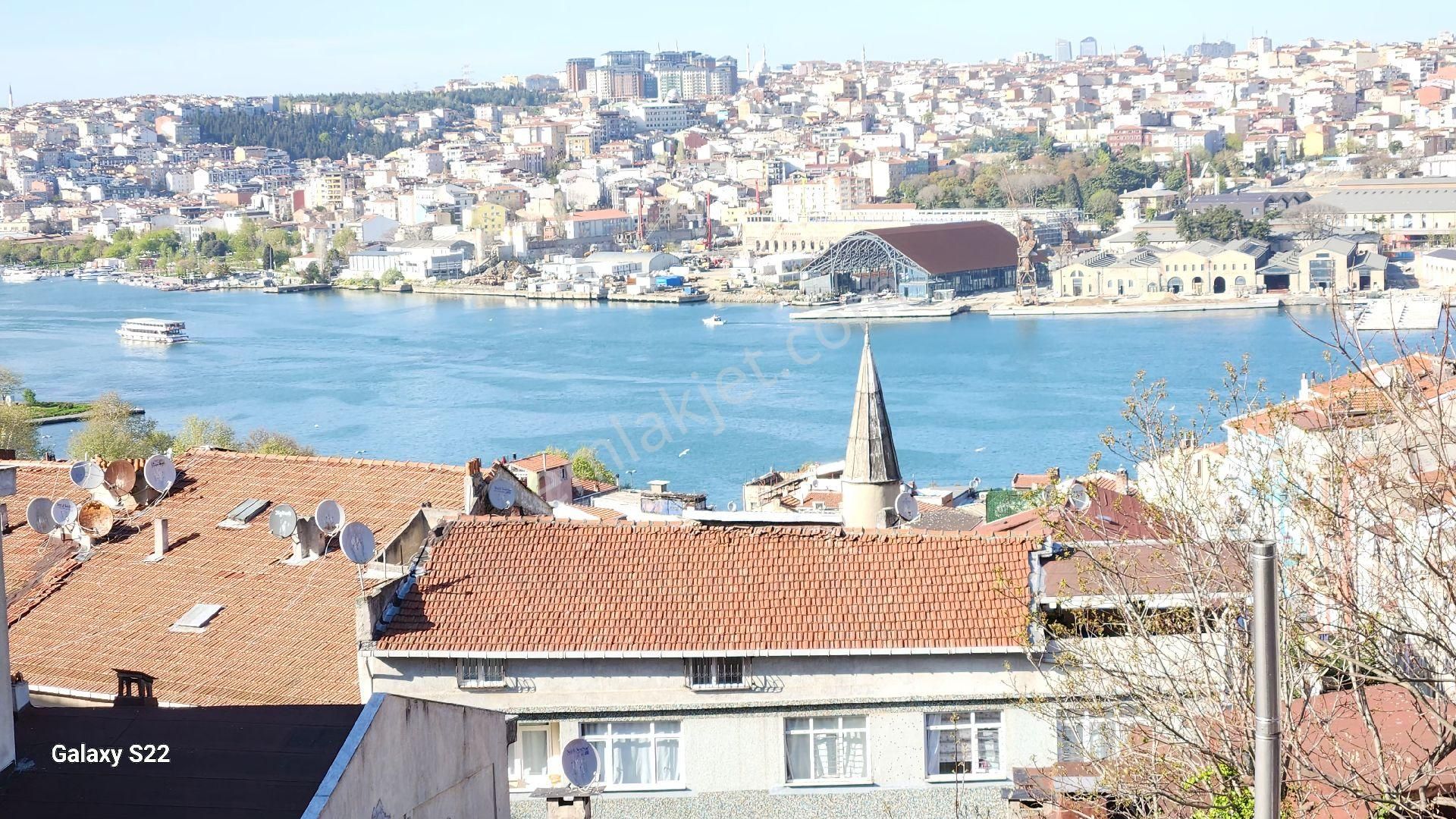 Satılık, Haliç Manzaralı, Krediye Uygun 1. Kat'ta 2+1 Daire