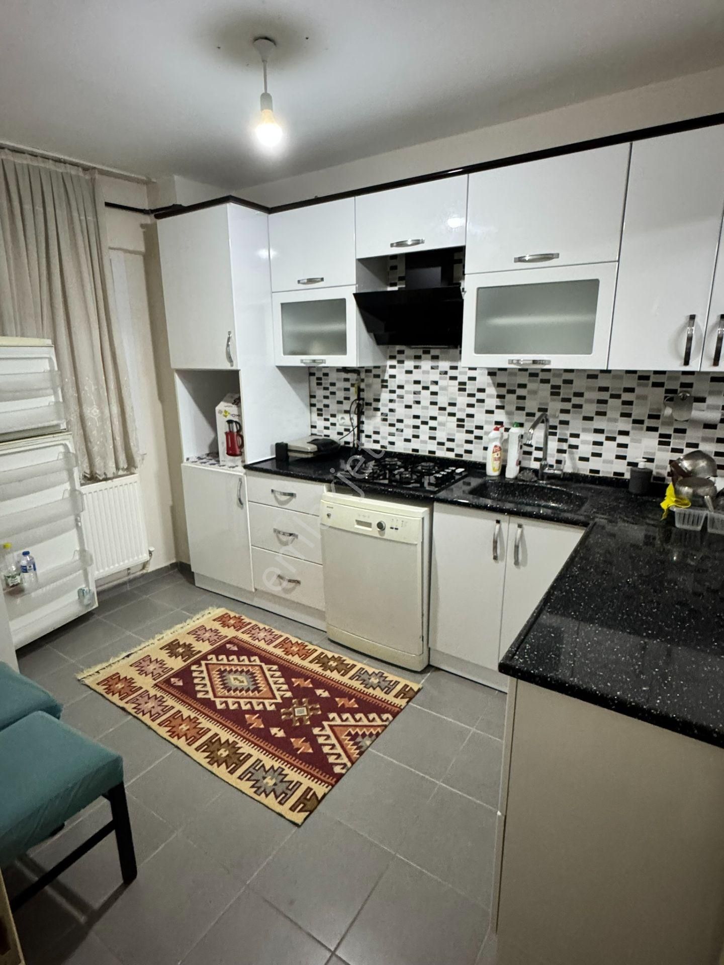 Liderden Çarşı İçi Memura Kiralık 3+1 Doğalgazlı Eşyalı Daire