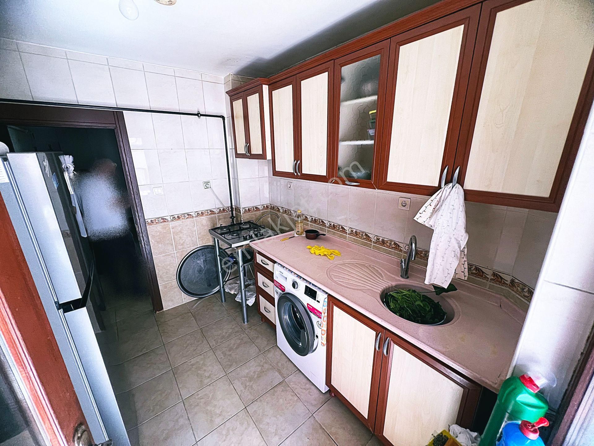 Cihandan Yayla Mahallesi Kadizade Cadde Ve Porsuk Cadde Yakını 3+1 Daire
