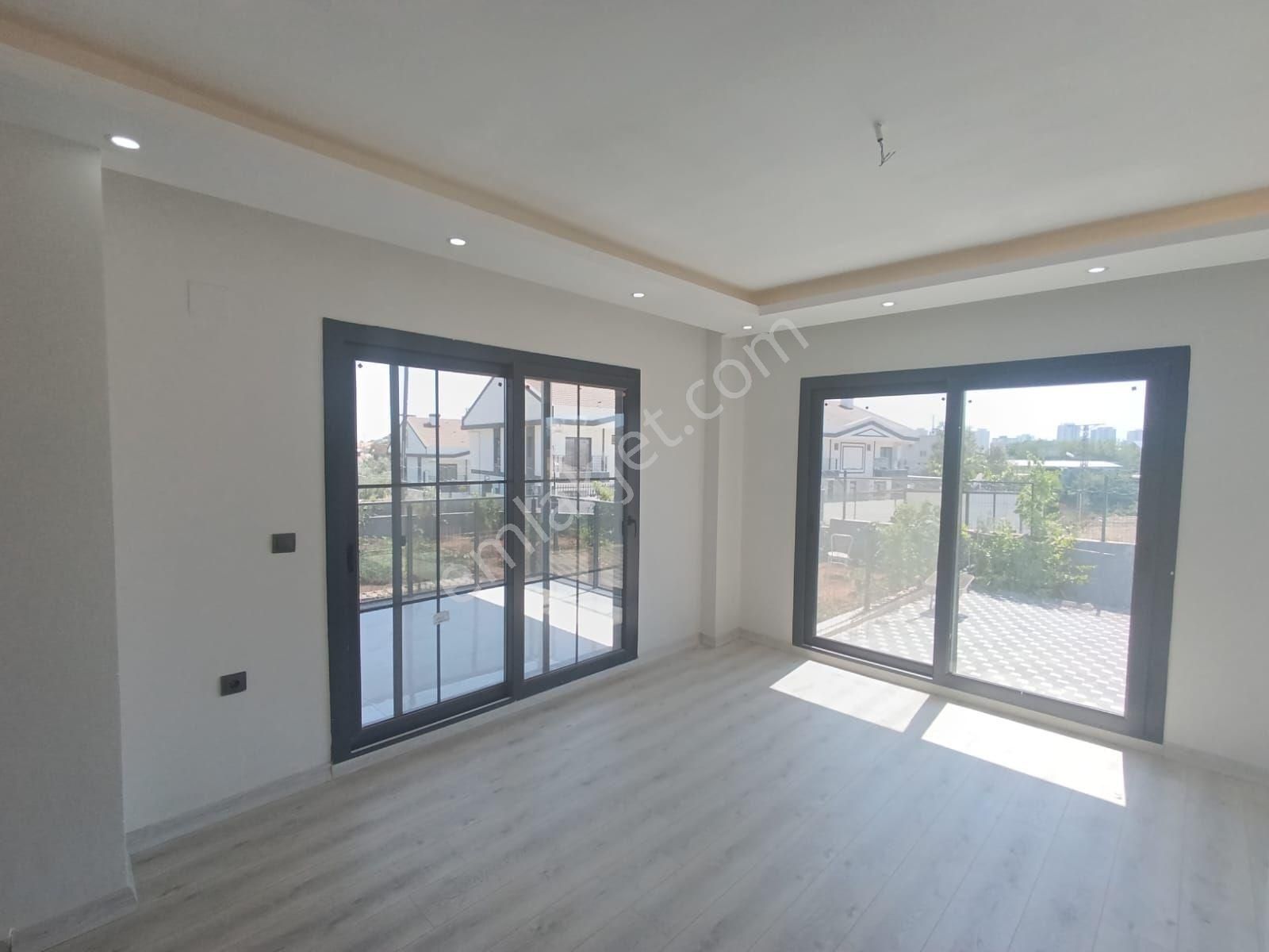 Çınarlıda Kiralık Villa Tadında 2+1 Bahçeli Teraslı Daire