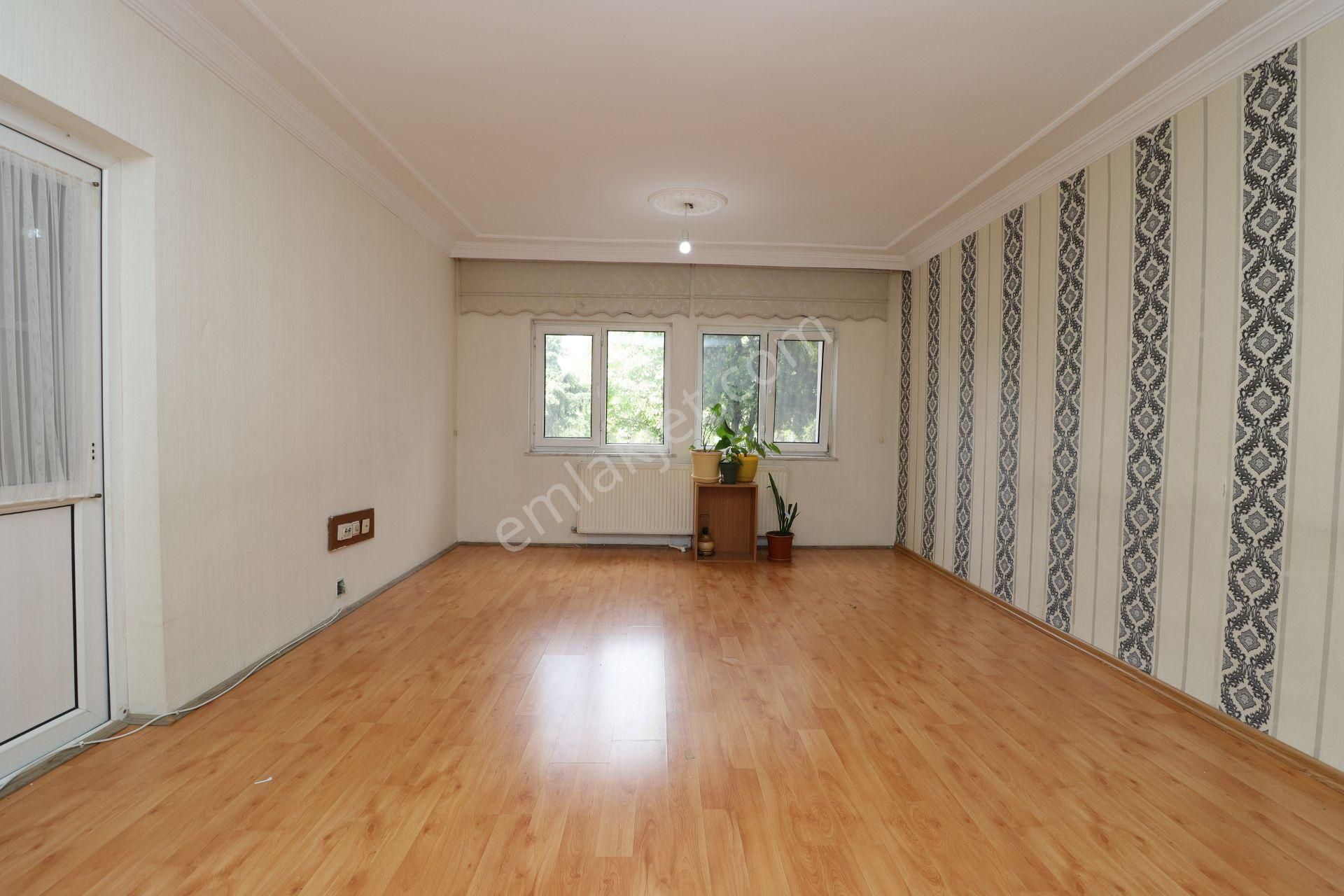Akif'ten Elvankent Ahi Mesut Bulvarı Üzerinde Site İçi 3+1 Kiralık Daire