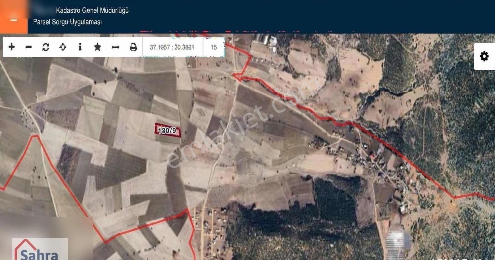 Kemerağzı Korkuteli Resmi Yolu Olan 7400 M2 Yerleşime Yakın