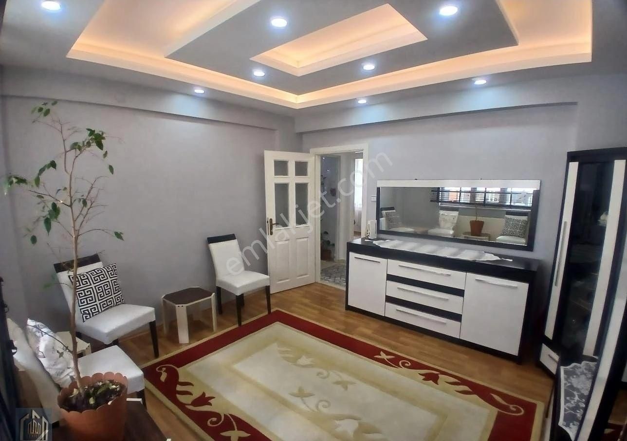 Bahçelievler Mahallesinde Satılık 2+1 Daire