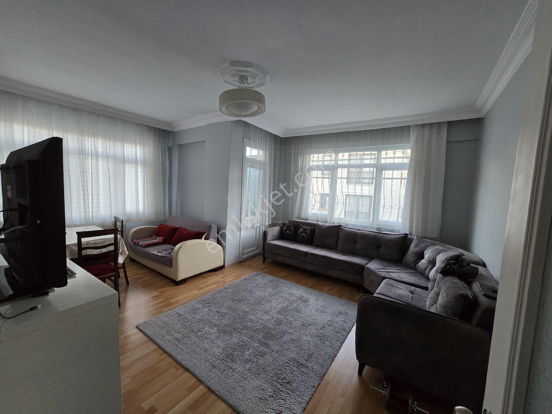 Kocamustafapaşa Da Eşyalı 2+1 Kiralık Daire