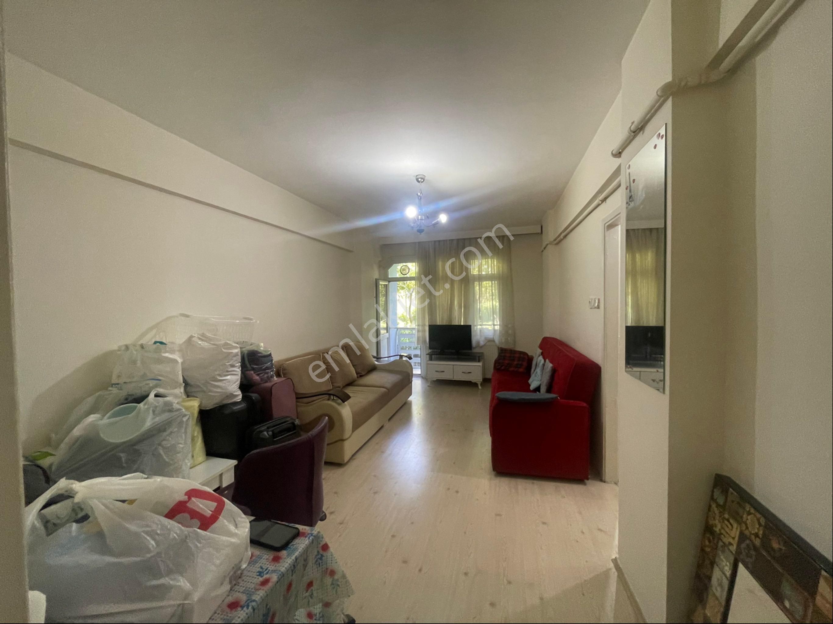 Ecem Emlaktan Silivrikapı Caddesinde Eşyalı Daire