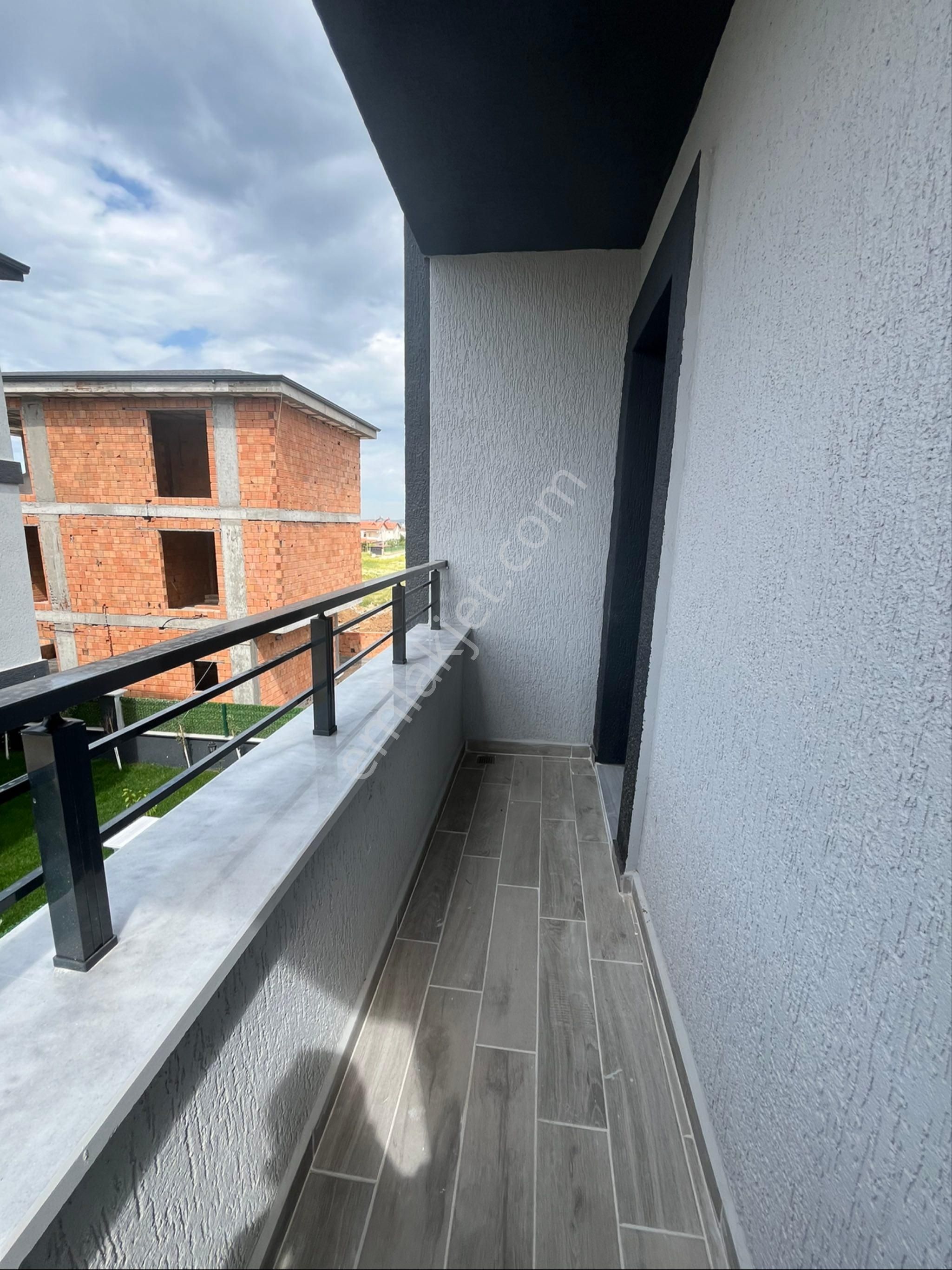 Ata Gayrimenkul,den Merkeze Yakın 4+1 Sıfır Villa - Görsel 16