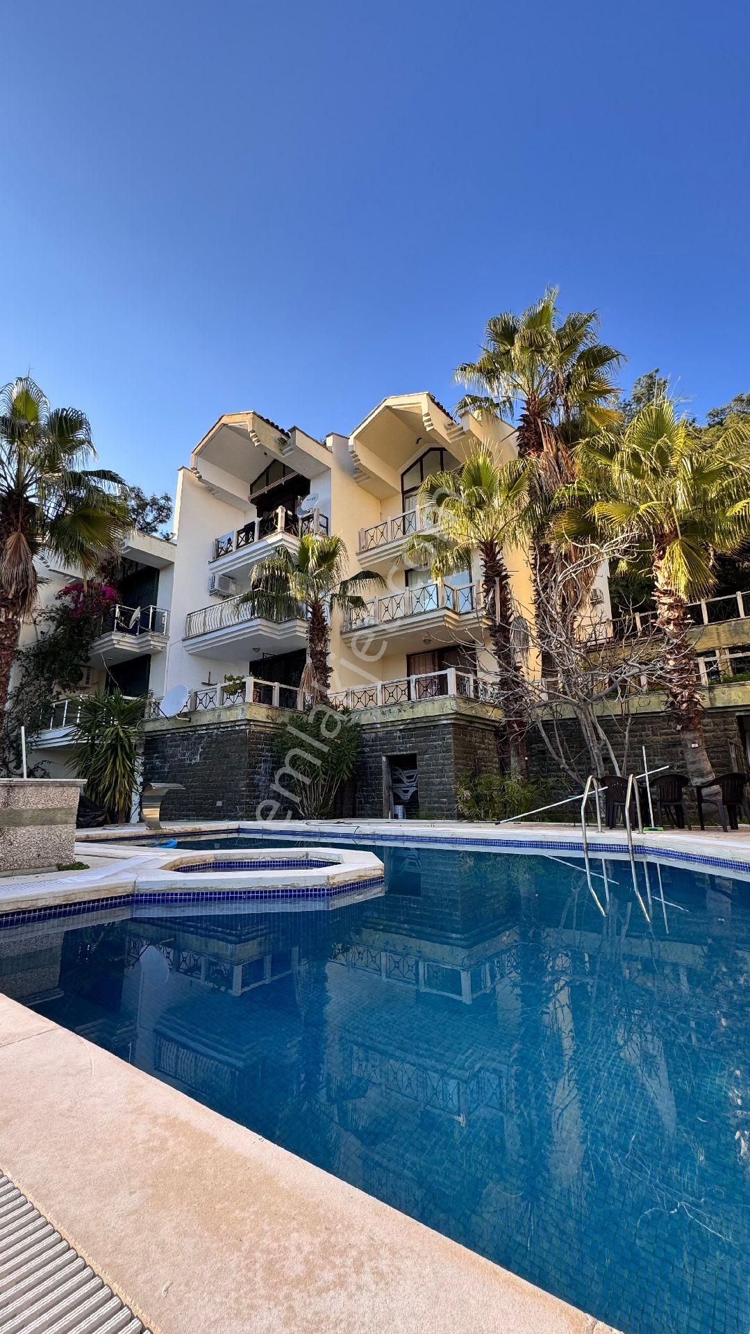 Marmaris'de Daire Fiyatına Muhteşem Villa