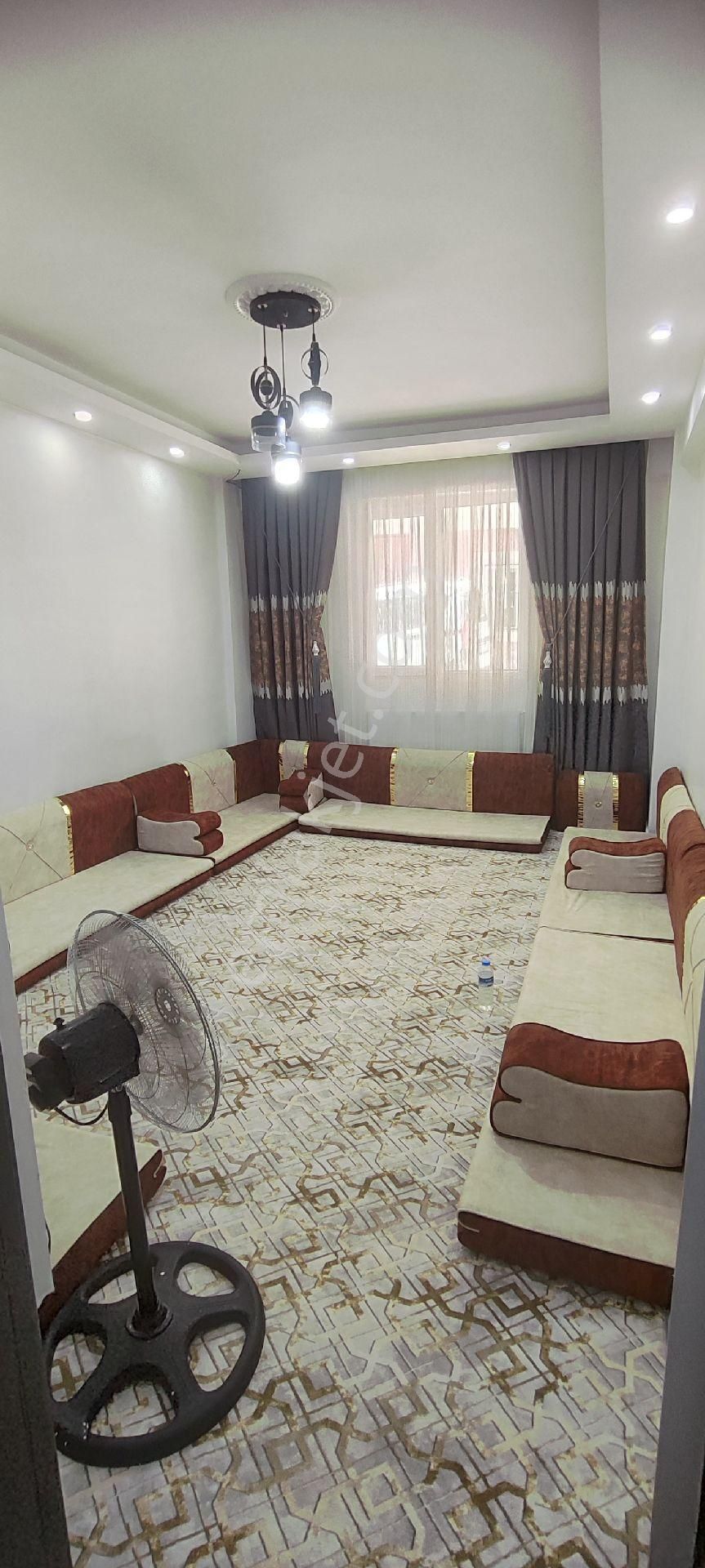 Uğurlu Emlaktan Ahmet Yesevide Perşembe Pazarın Yanında Satılık Doğazlı 2+1 Düz Giriş Kat
