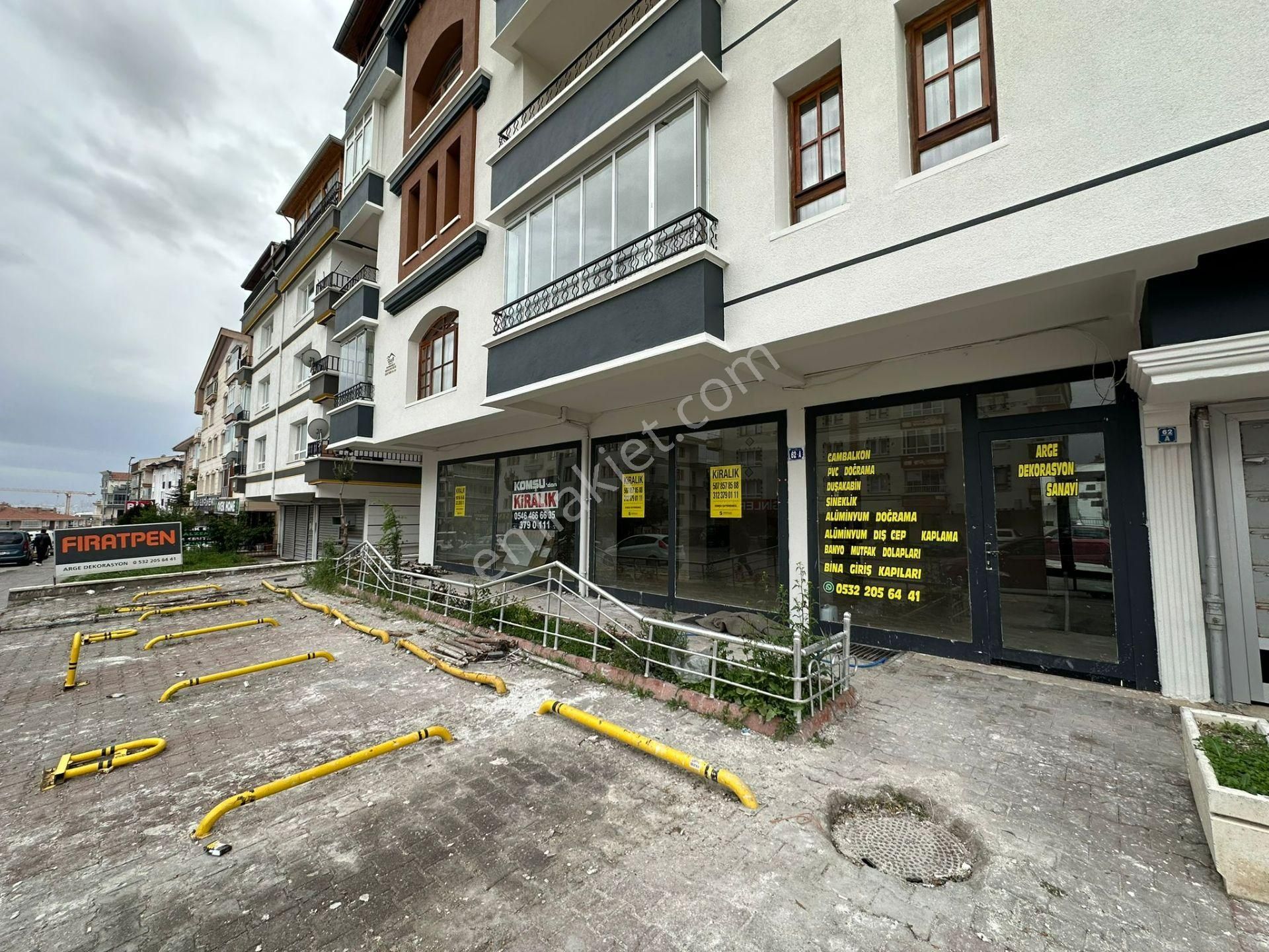 Atapark Cadde Üzeri Kurumsal Firmalara 200m2 Depolu Dükkan