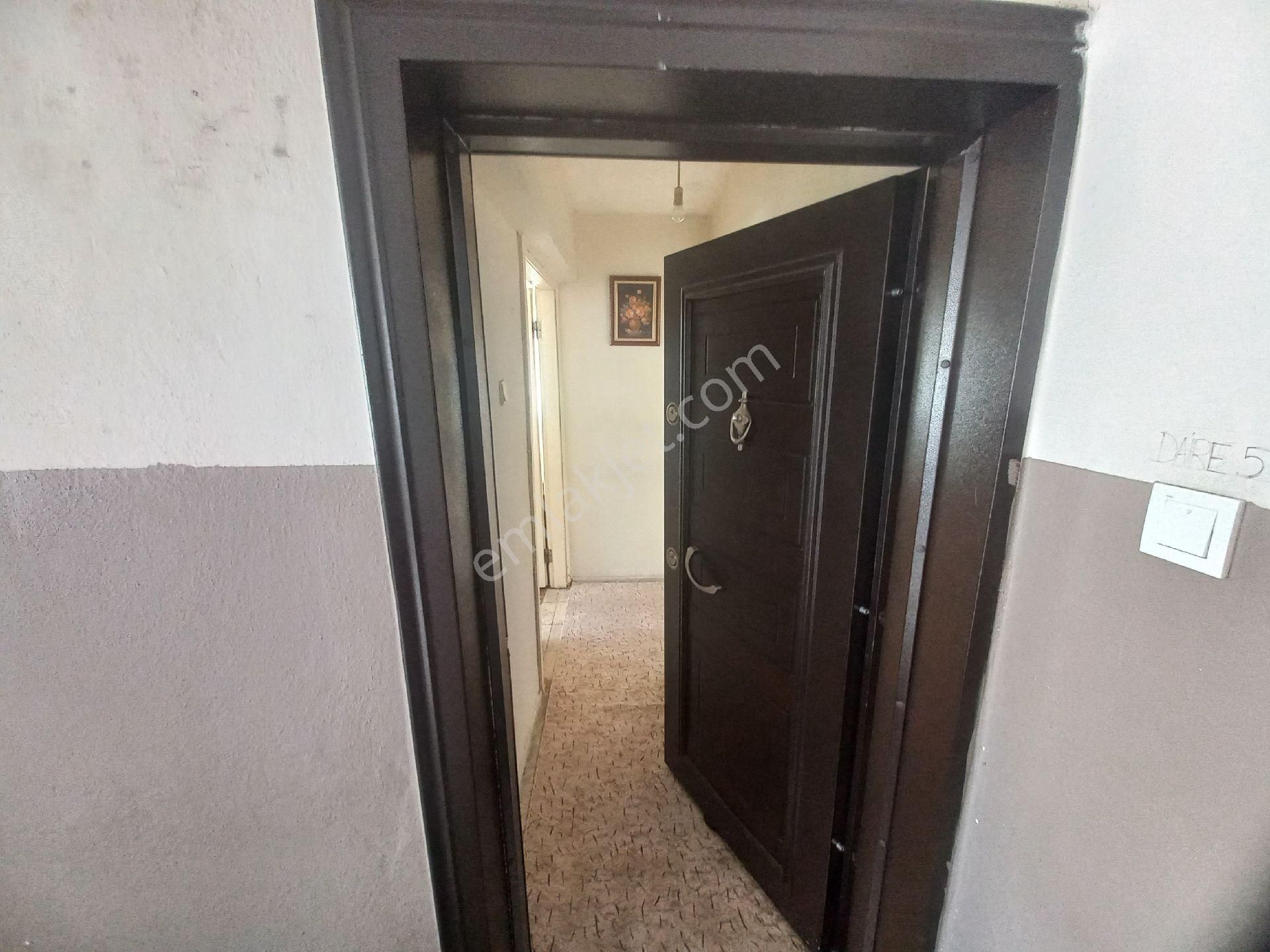 Bayraklı Osmangazi Karayolları Evlerinde 2+1 Satılık Daire
