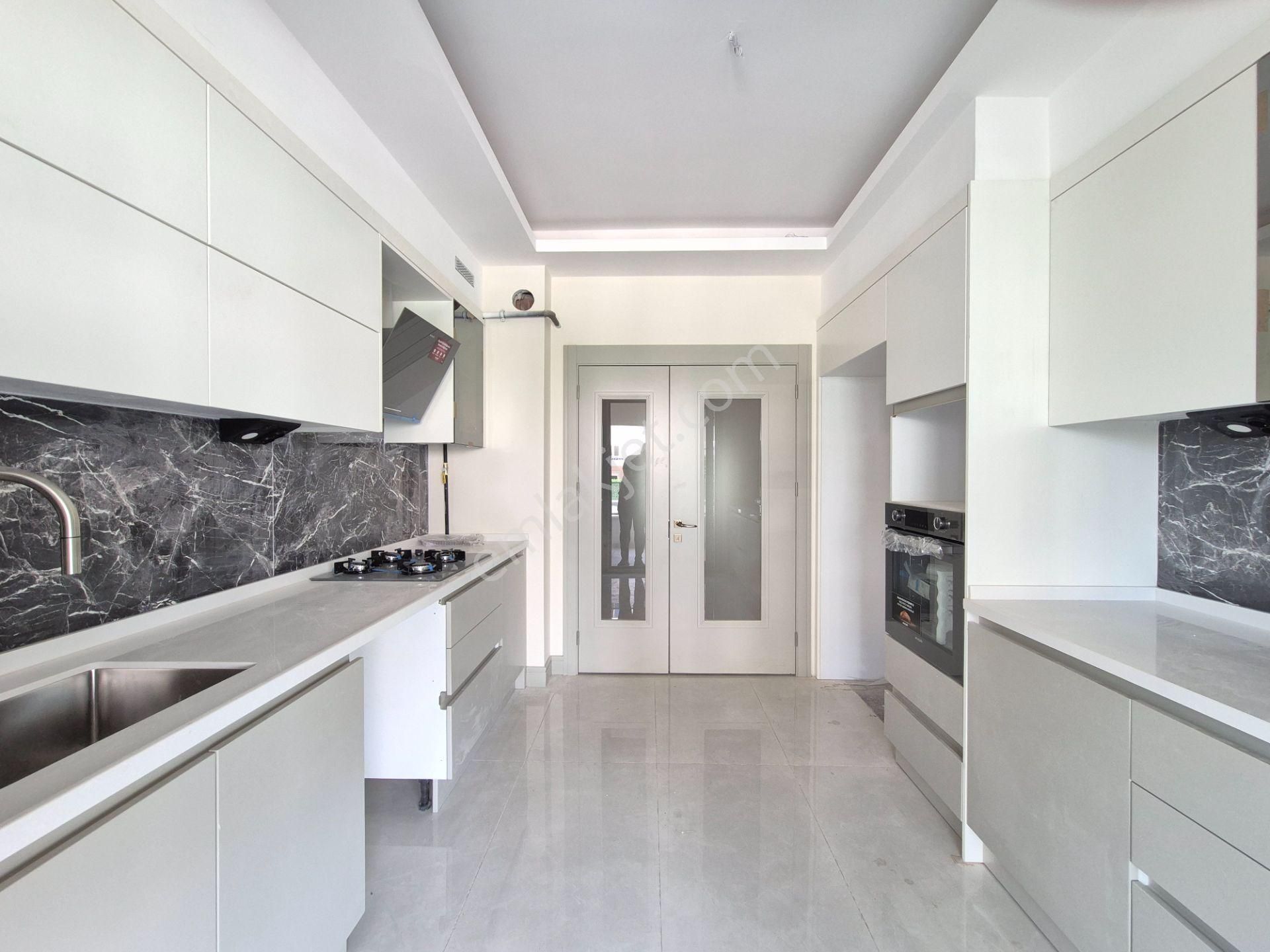 Parsana Mah. Stadyum Yakını Site İçerisinde 3+1 Hobi Bahçeli,kilerli Ultra Lüks Sıfır Daireler