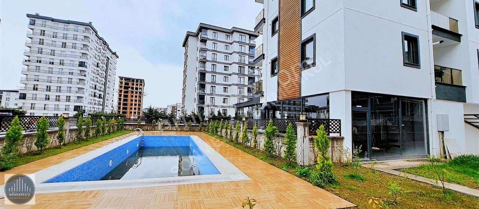 Sönmez'den Üniversite Yanında 2+1 Havuzlu Sıfır Satılık Daire