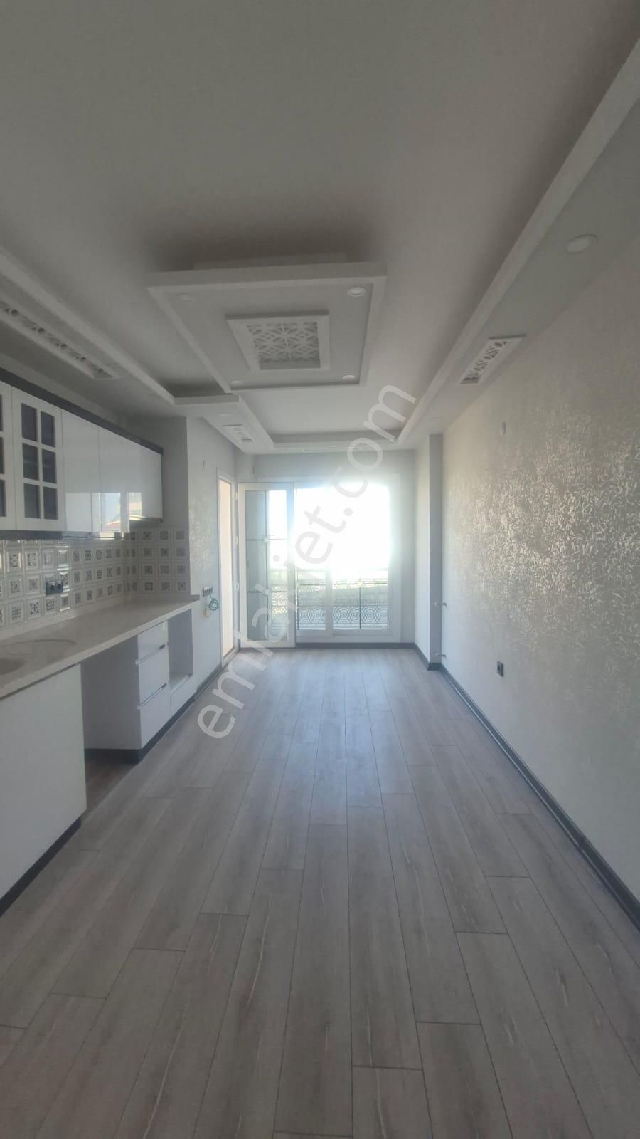 Didim, Efeler Mahallesi'nde, Satılık, Asansörlü, Ara Kat, Ön Cephe,1+1 Daire