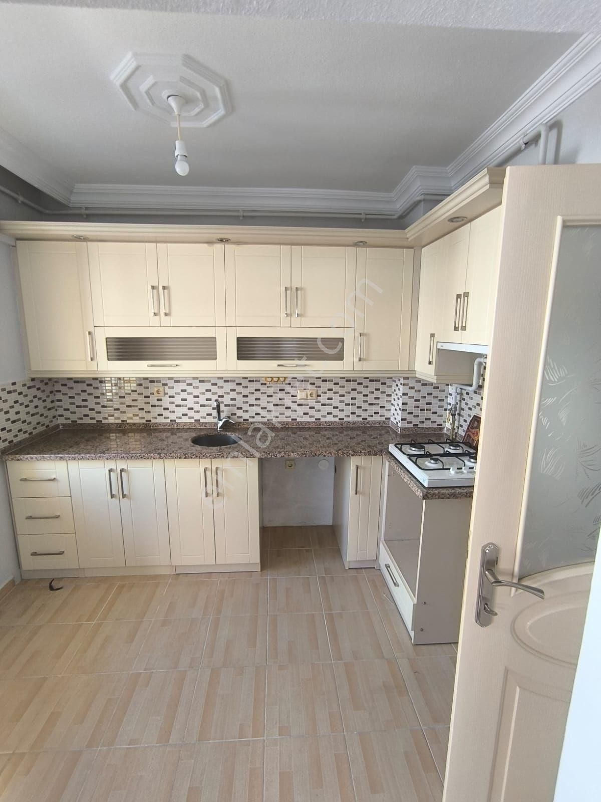Şirinevlerde 110m2 3+1 2.kat Satılık Daire