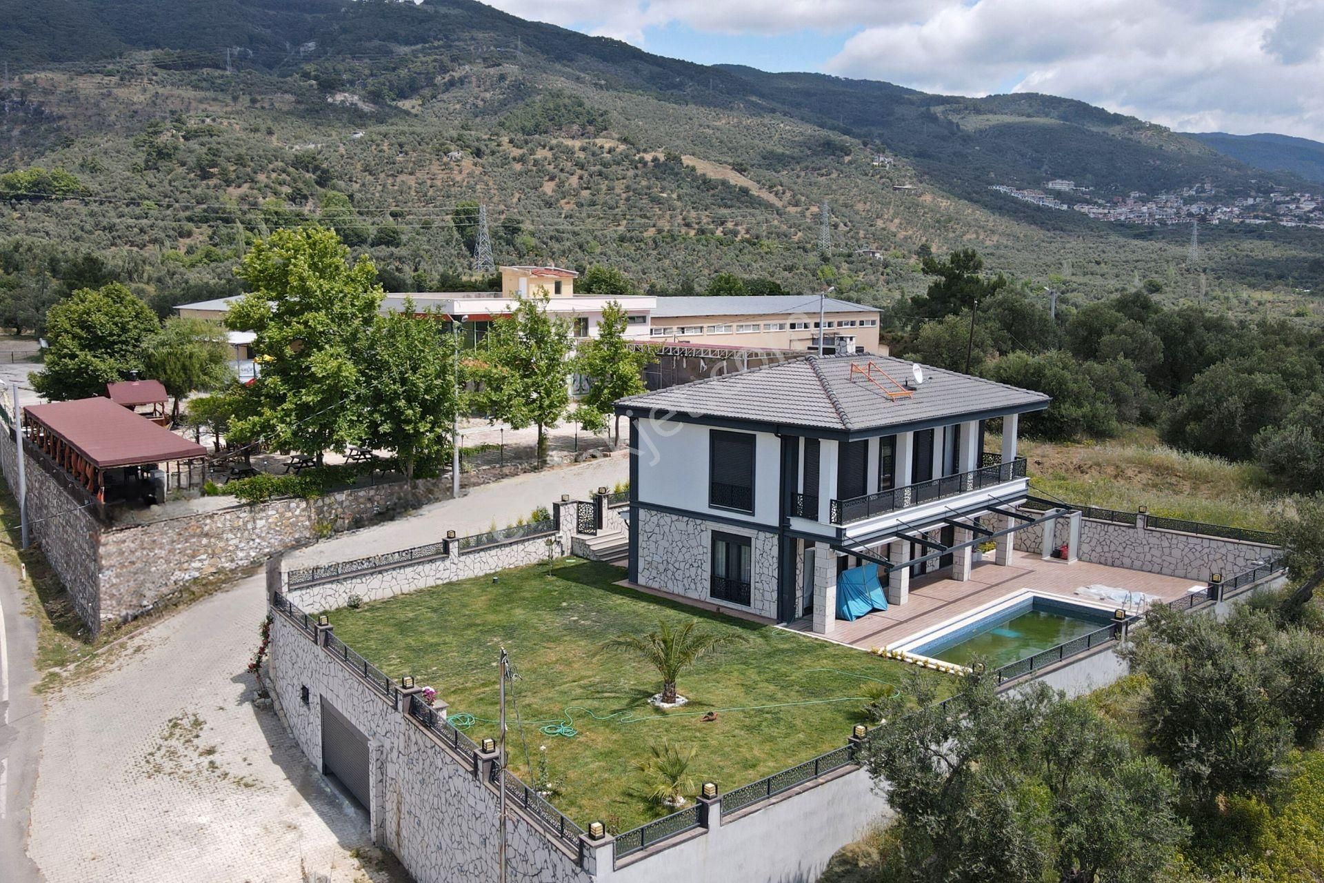 Irmaksudan 650 M² Arsa İçinde Tam Müstakil Özel Havuzlu Villa