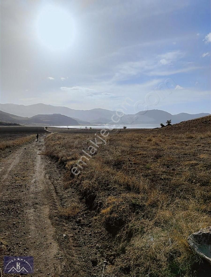 Burdur Düğer Köyü Göle Sıfır 10.280m2 Manzaralı Tarla