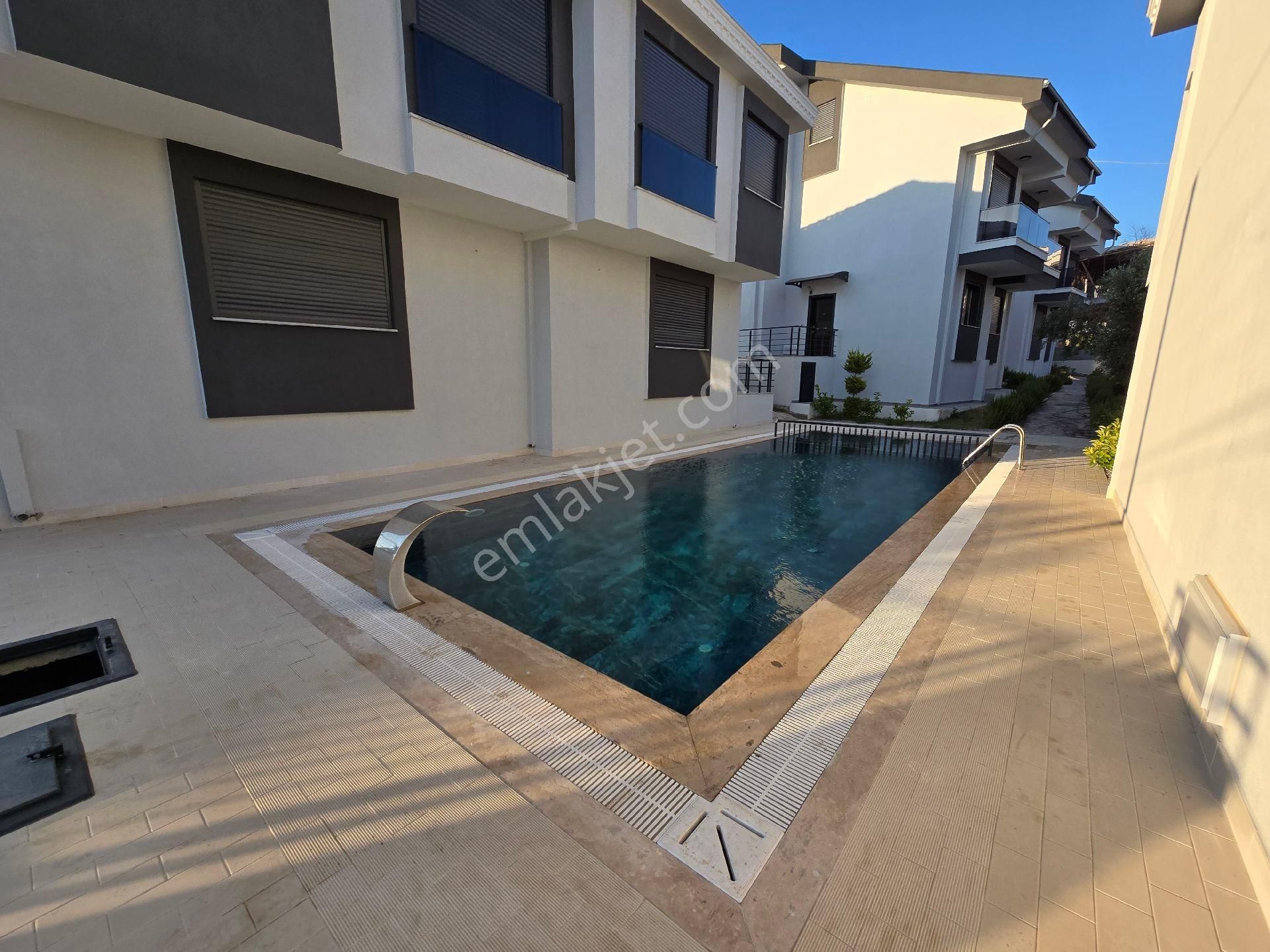 Didim Merkez'de Havuzlu Site İçerisinde Bahçeli 3+1 Villalar - Görsel 4