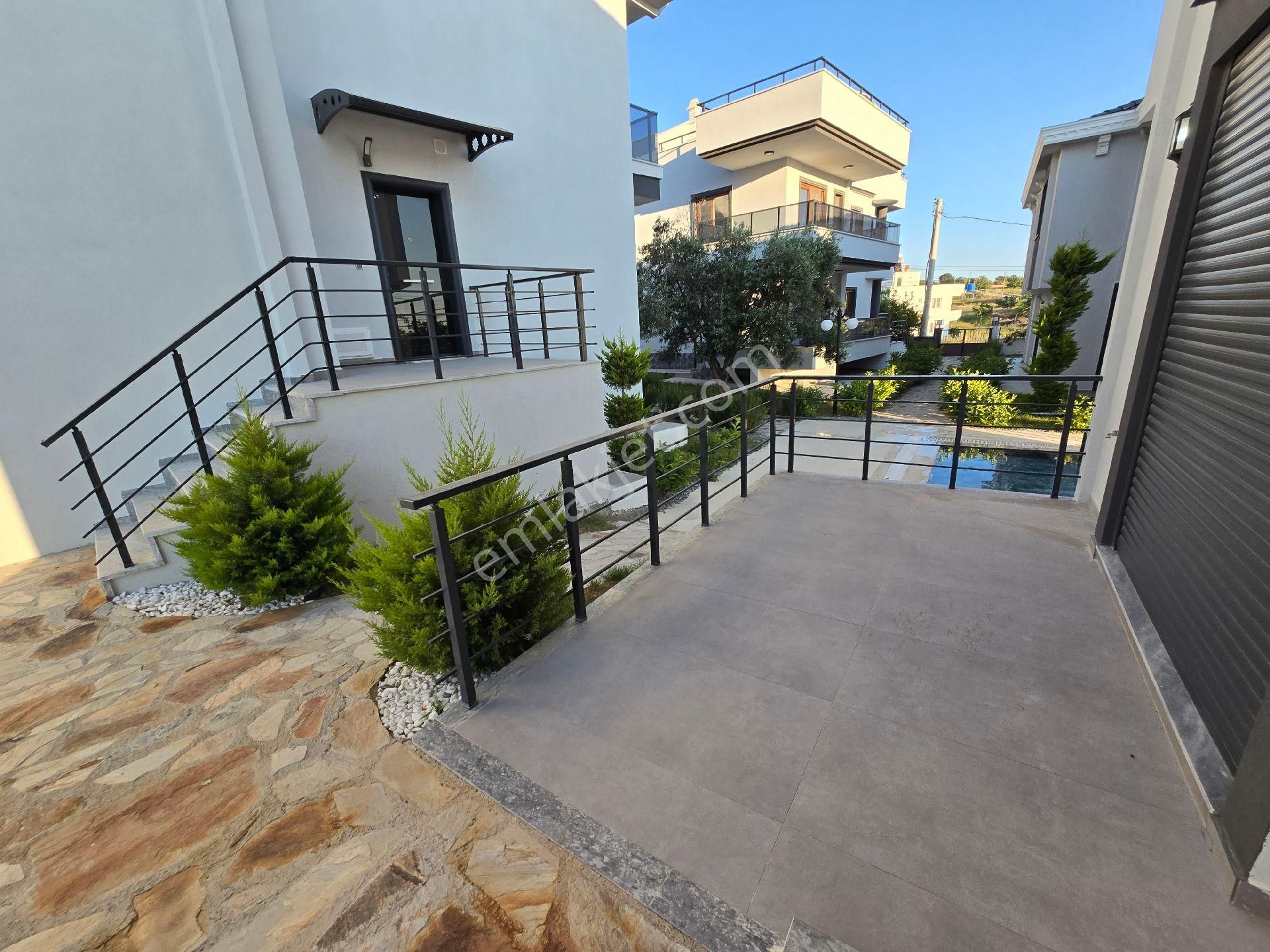 Didim Merkez'de Havuzlu Site İçerisinde Bahçeli 3+1 Villalar - Görsel 9