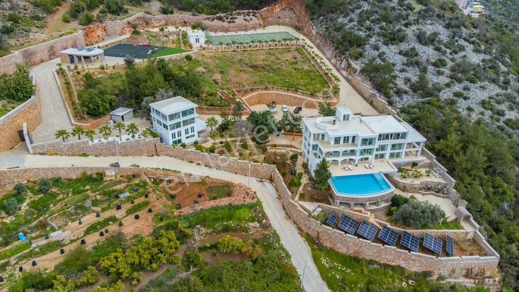 Alanya Satılık 17000 M2 Arsa Üzerinde Ultra Lüks Malikane