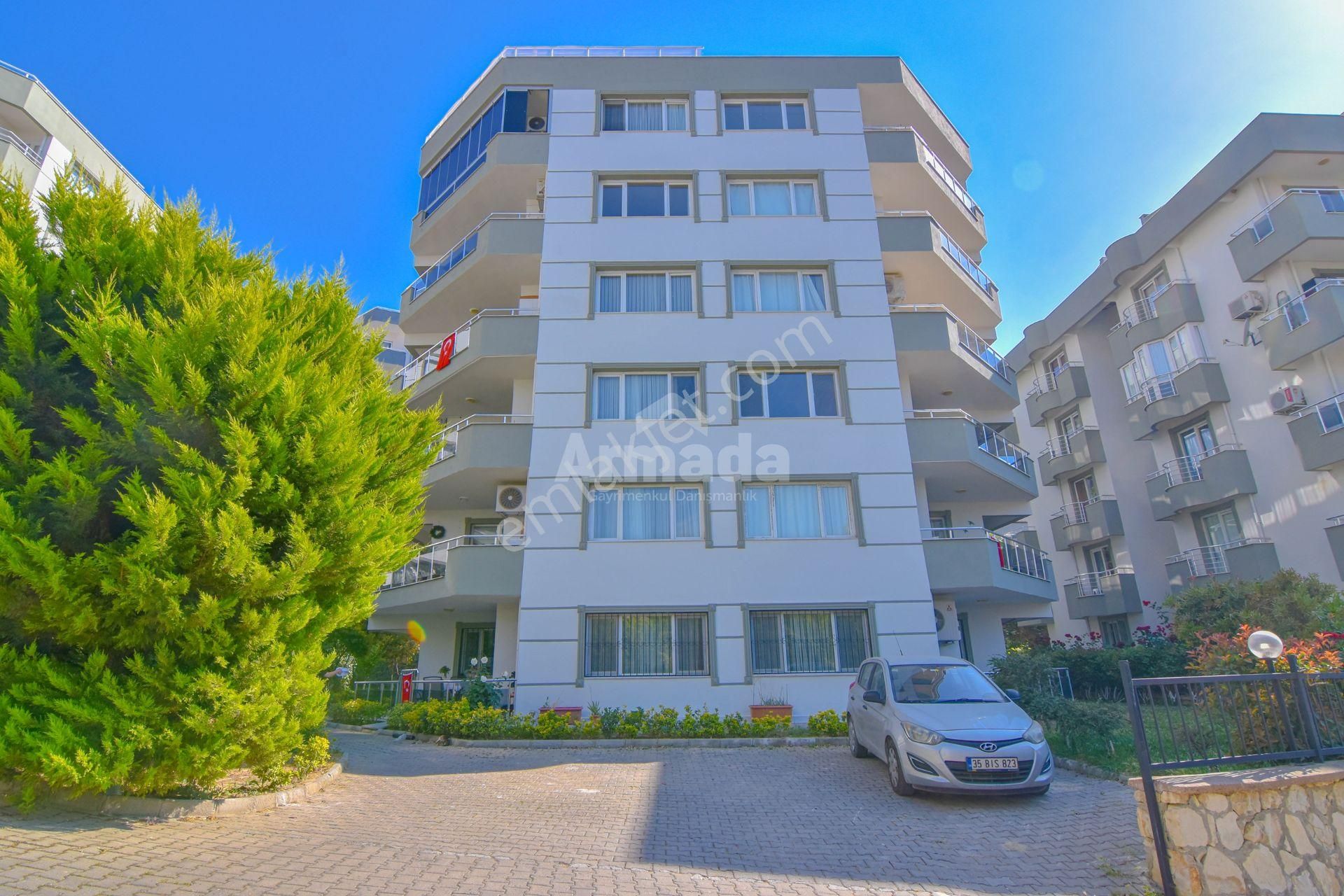 Kuşadası Ege Mahallesi Efes Evleri'nde Satılık 3+1 Geniş Daire