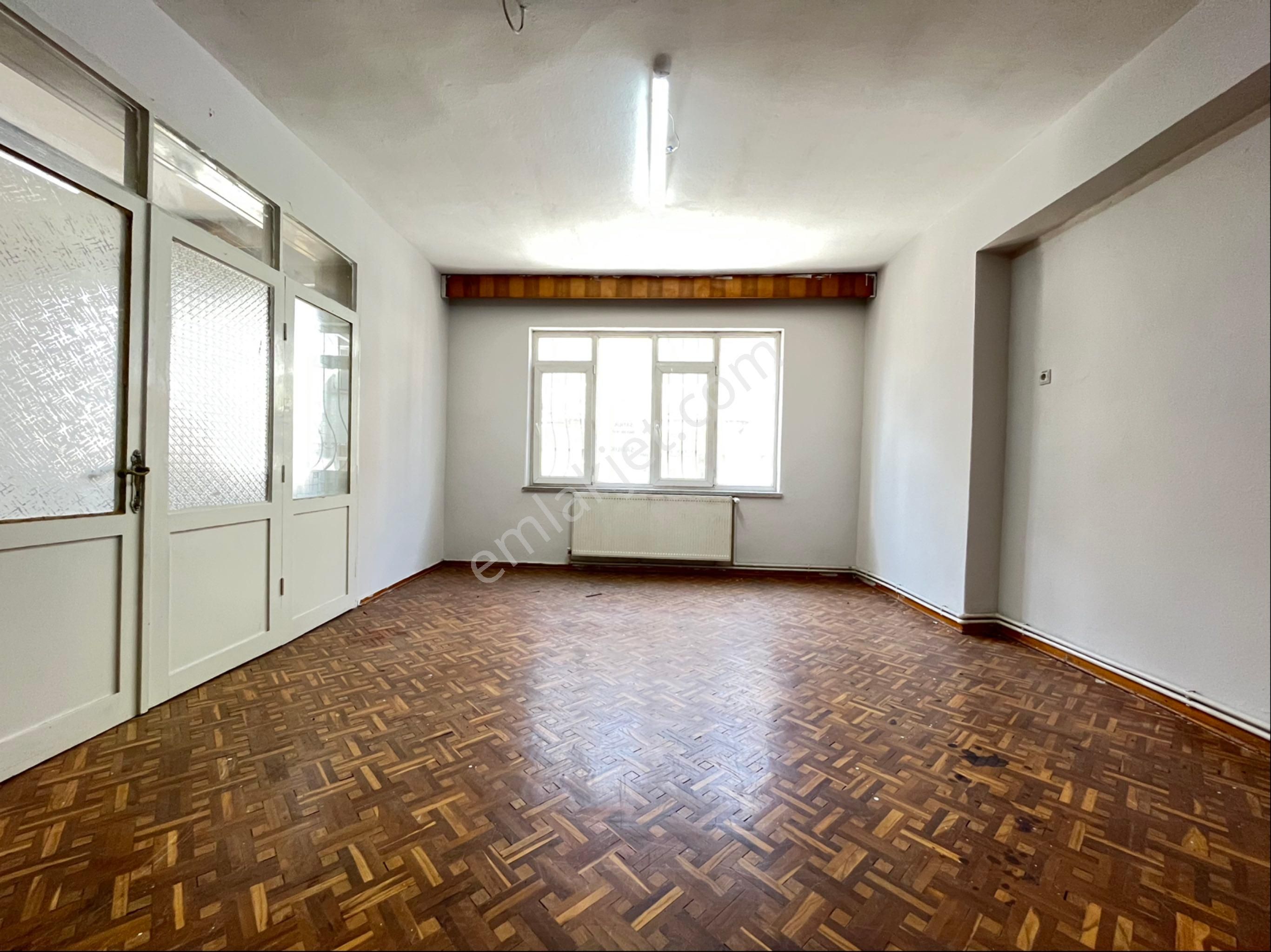 Rota Gayrimenkul’den Topraklıkta Satılık Geniş 2+1 Daire
