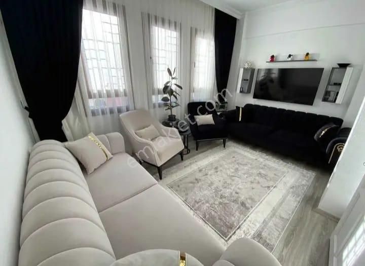 Stop’tan Kesikkapı 2+1 Giriş Kat Daire