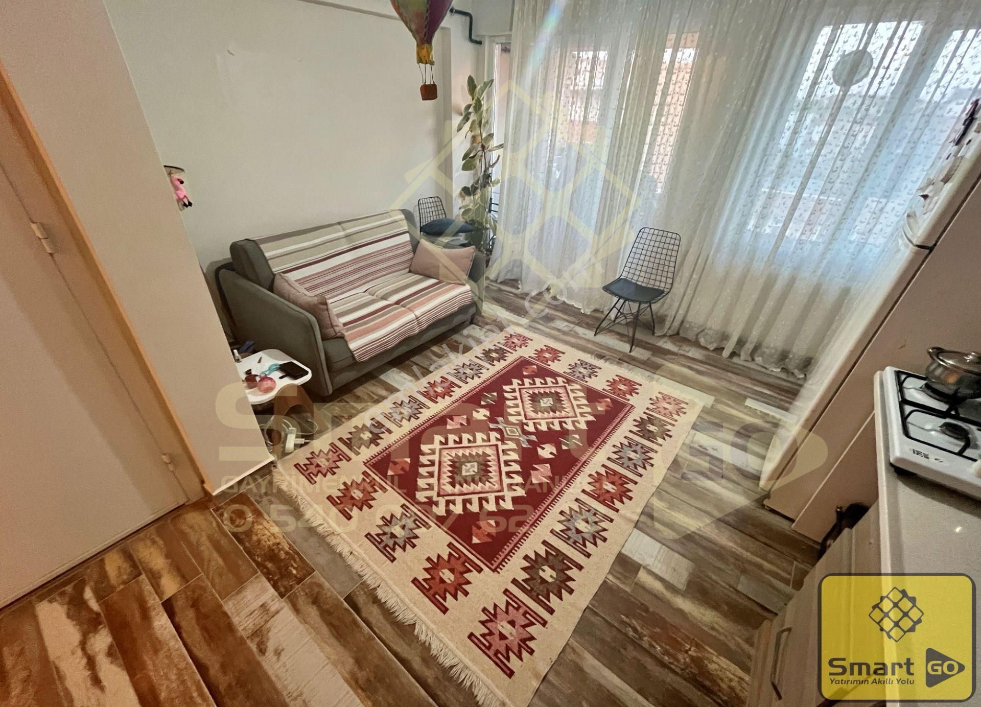 İhsaniye'de 1+1 Çift Balkonlu Satılık Daire
