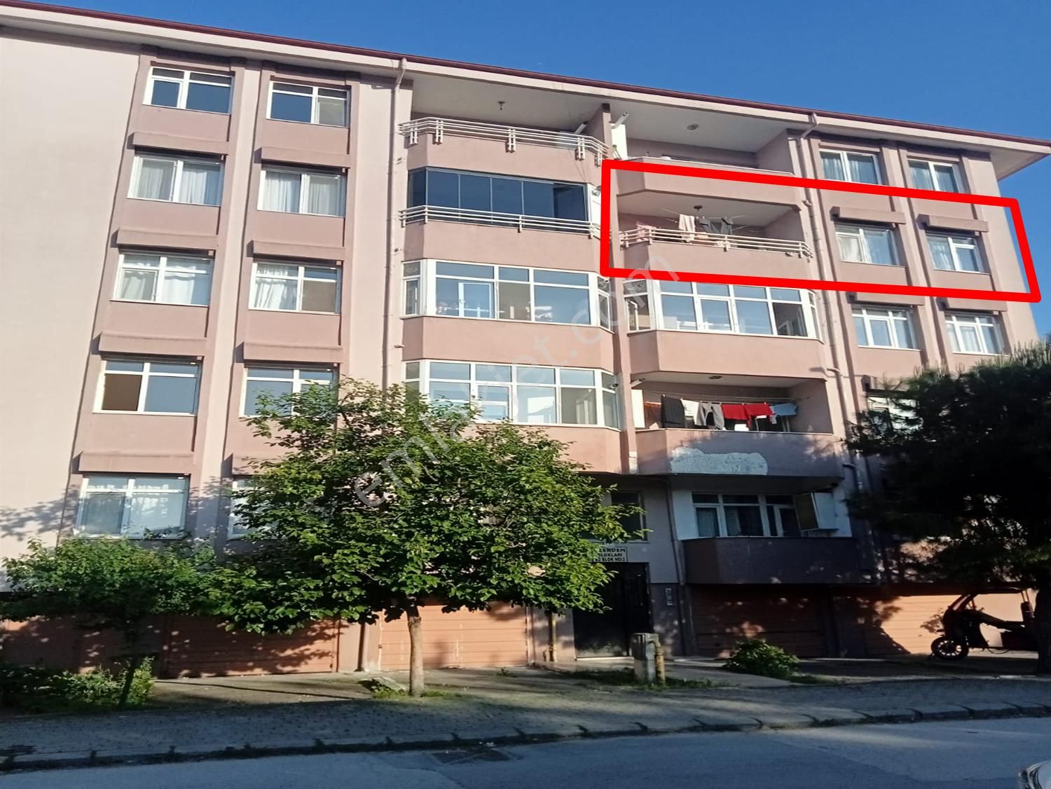 Mithatpaşa Mahallesi Ulu Cami Yanı Satılık 160 M2 Daire