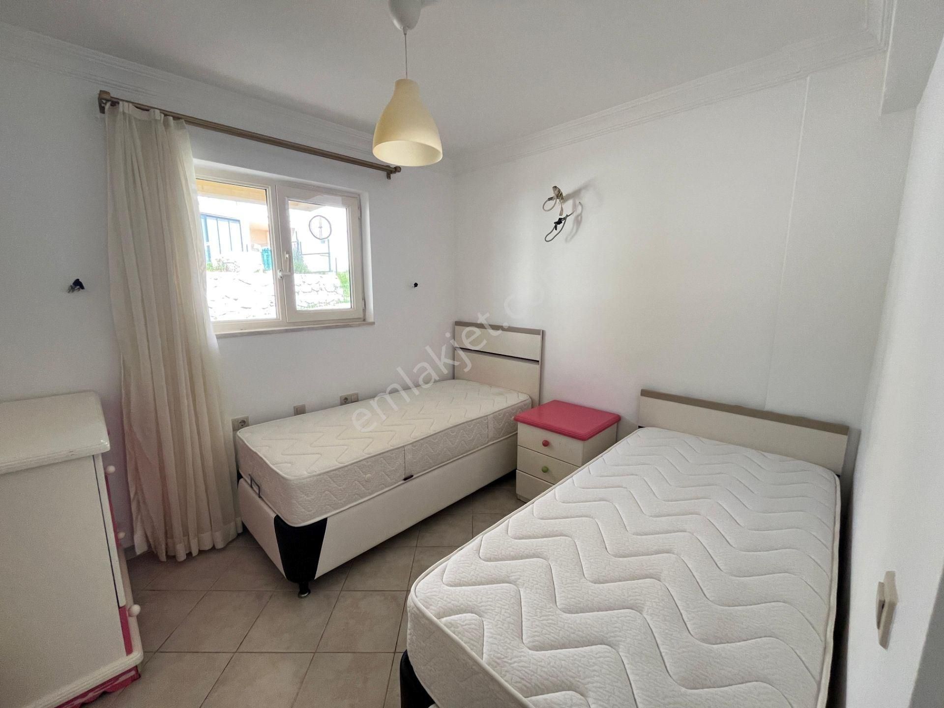 Adabükü Fcc'de Özel Plajlı, Havuzlu Sitesinde 2+1 Kiralık Daire - Görsel 15