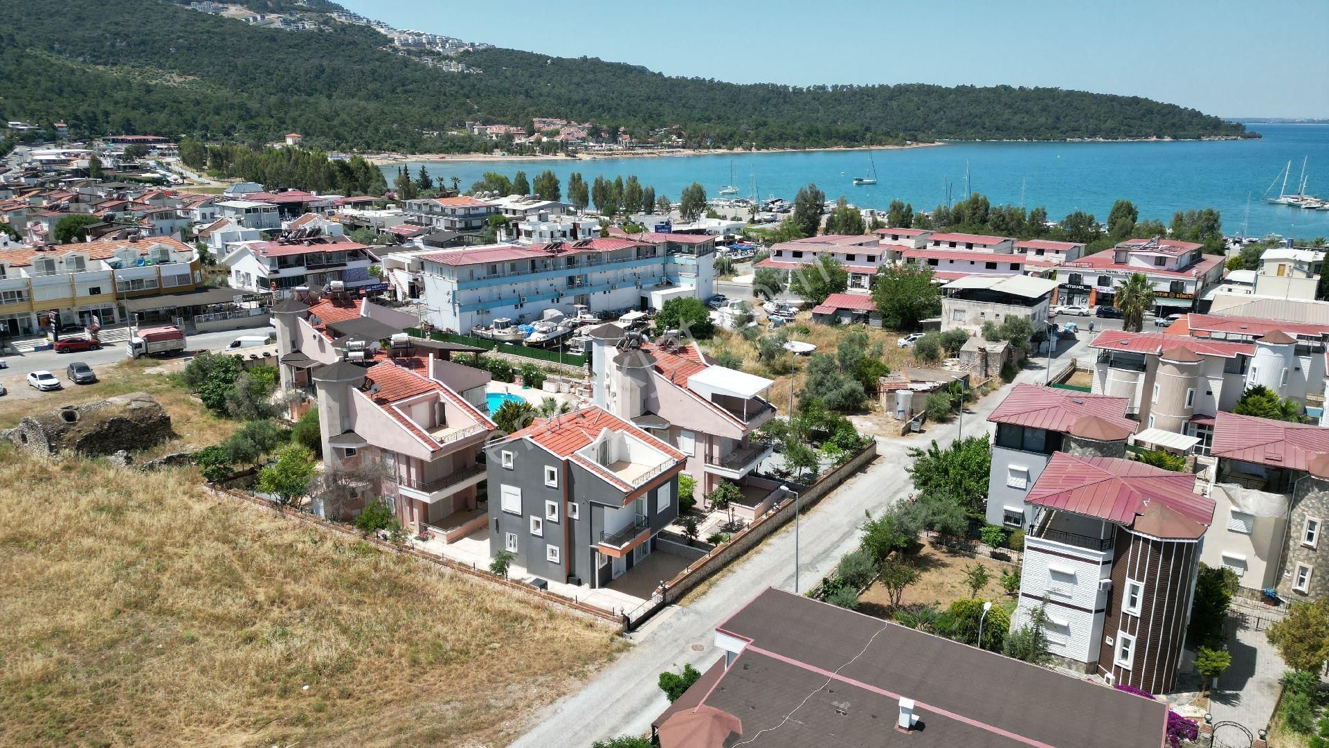 Didim Akbük'te Denize 150 Metre Butik Sitede 3+1 Full Eşyalı .
