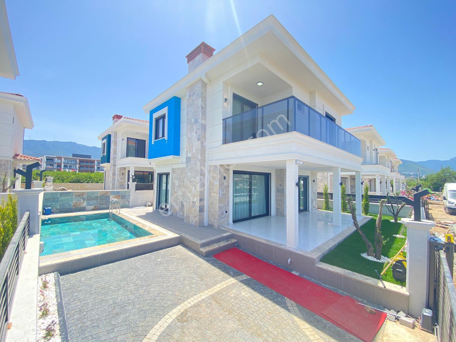 Davutlar'da Tek Müstakil Özel Havuzlu 3+1 Sıfır Satılık Villa - Görsel 35