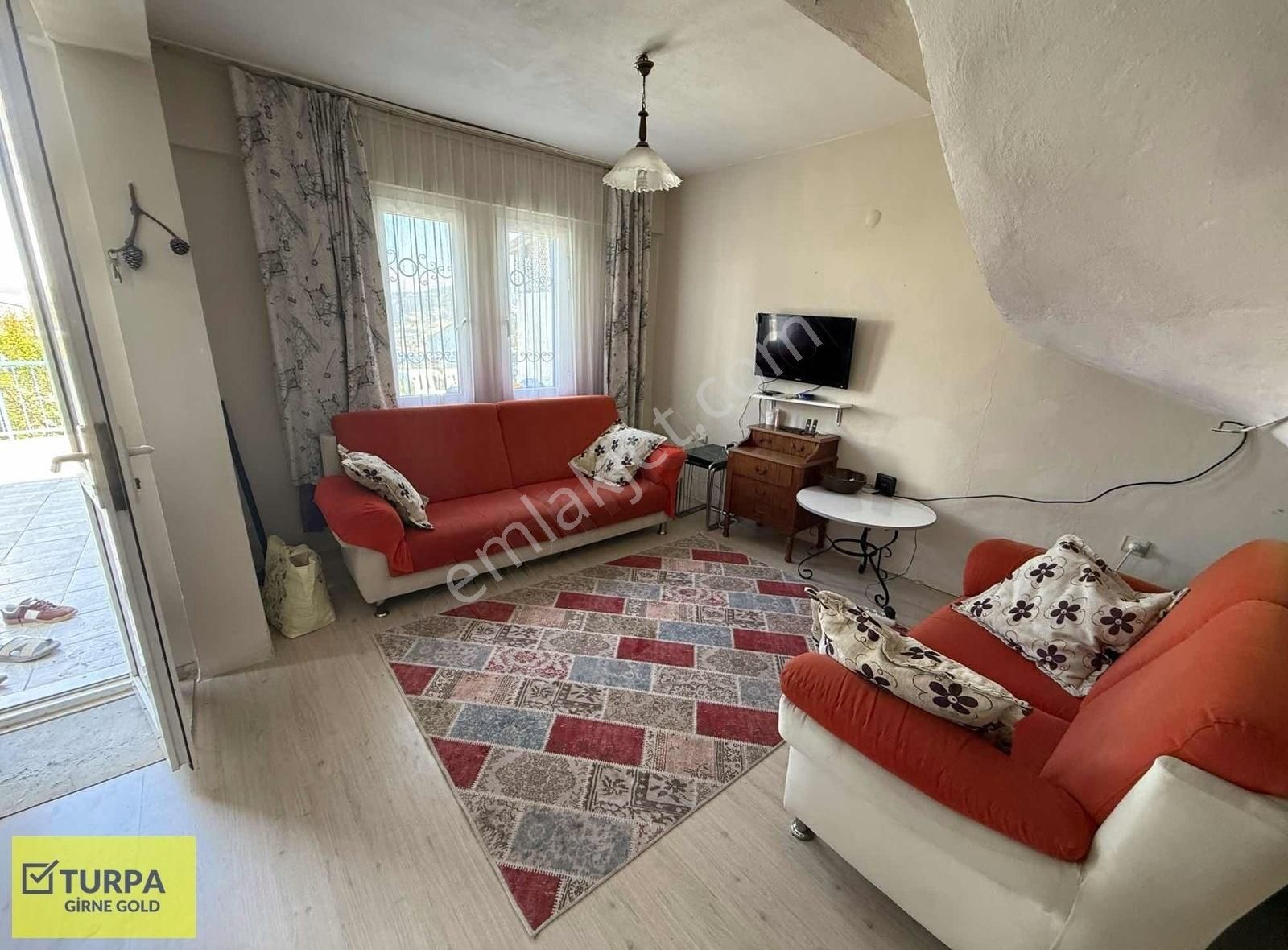 Foça Müstakil Dublex Kiralık Full Eşyalı