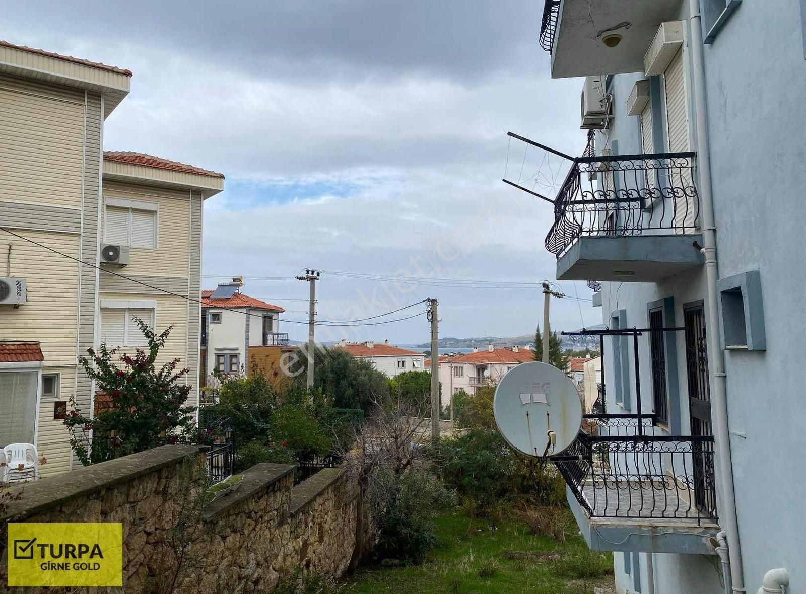 Foça Bahçe Katı Satılık Fırsat Daire