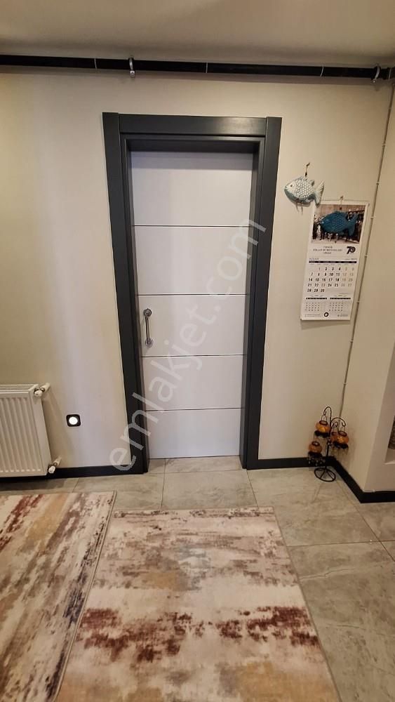 İzmirpark Avm Karşısında 3+1ebeveyn Banyolu Arakat Satılık Daire