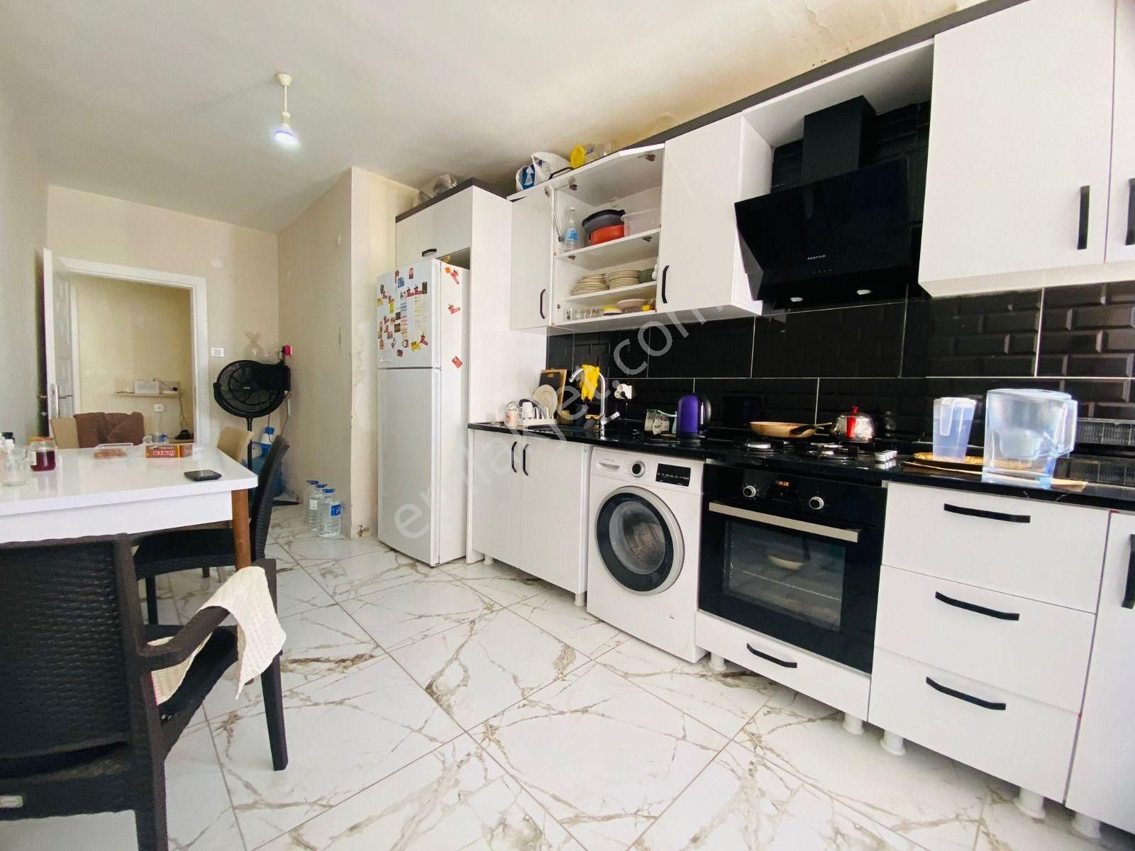 Karınca'dan Merkez Mh'de Konumu Süper ,eşyalı Satılık 3+1!