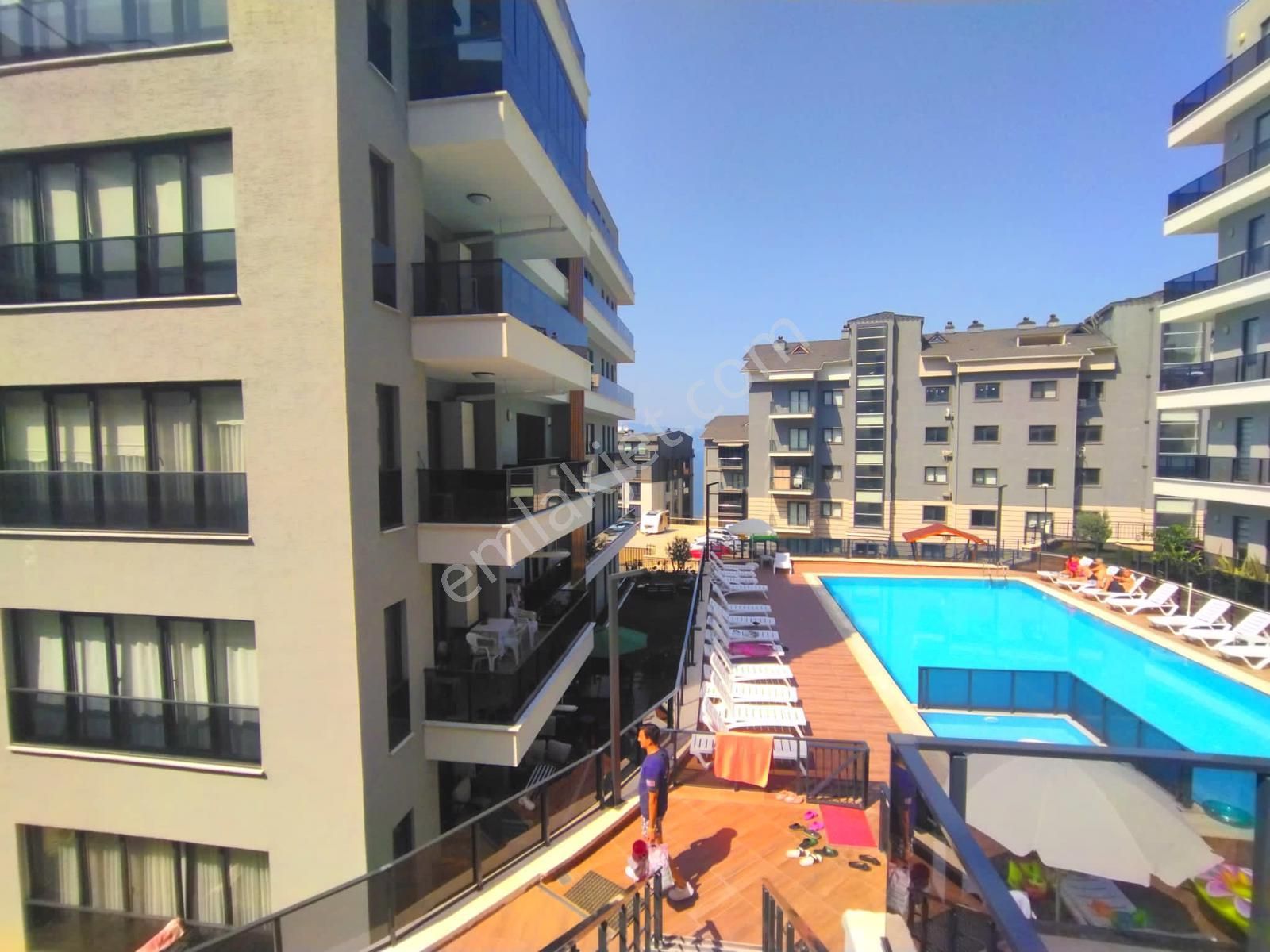 Güzelyalı Burgaz'da Kapital'den Site İçi Lüx 1+1 Eşyalı Daire