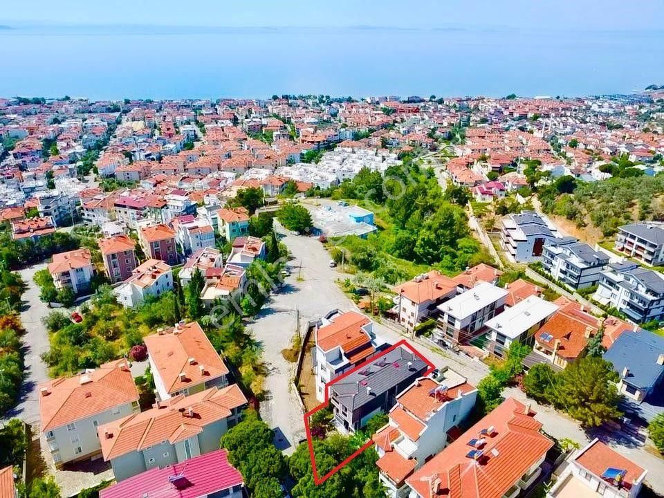 ⫸ Best Emlak'tan⫷ Altınoluk'ta Dağ Ve Deniz Manzaralı 3+1 Villa