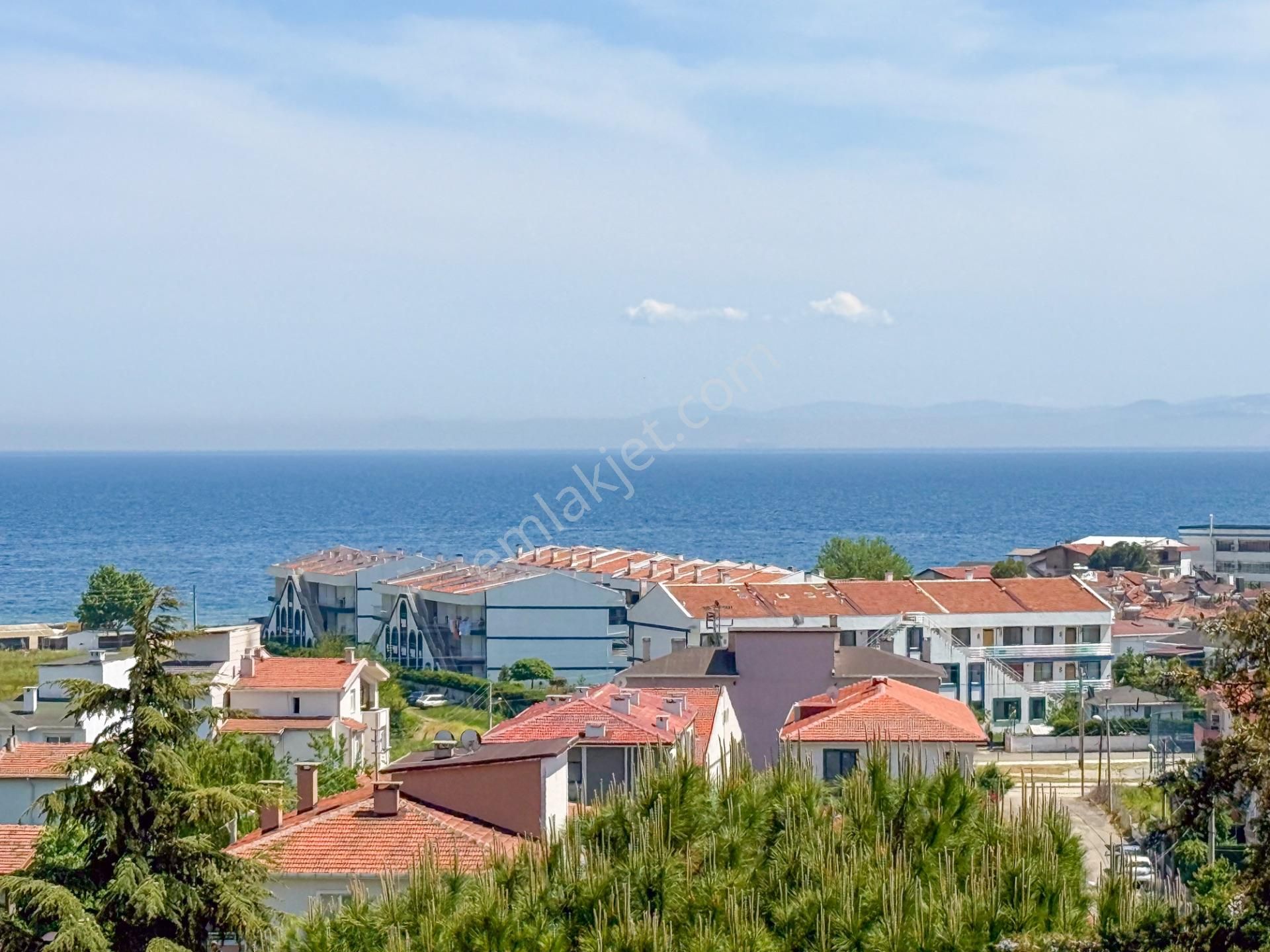 Kumbağ'da Deniz Manzaralı Geniş Balkonlu Satılık Sıfır 2+1 Daire
