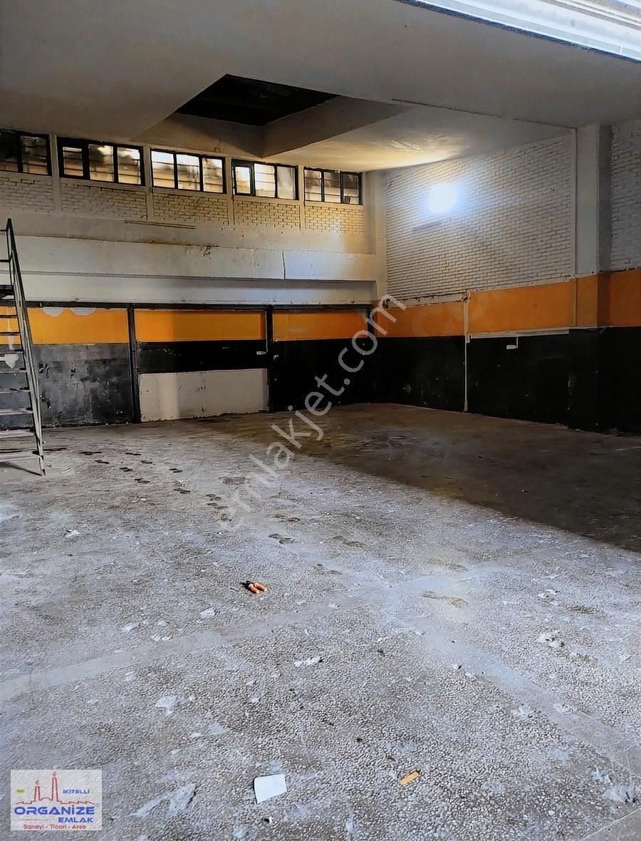 80 Kw Hazır ..400 M2 İç+60 M2 Ön Kullanım Alanı..köşe Dükkan