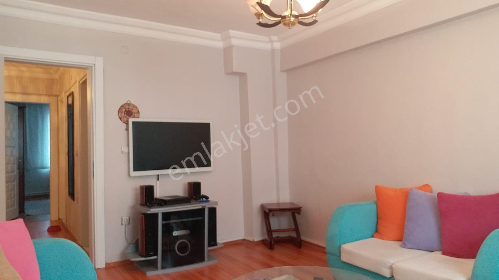 Büşra Gayrimenkulden Satılık Daire 2+1 Kat 4 Bina Yaşı 25 Doğalgazlı Kombili 105m2