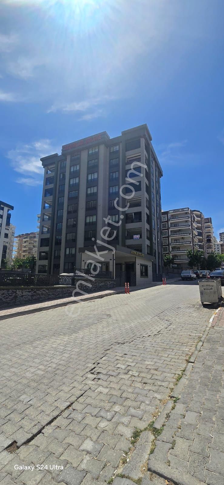 Site İçinde 5 Odalı Fuul Sıfır Daire