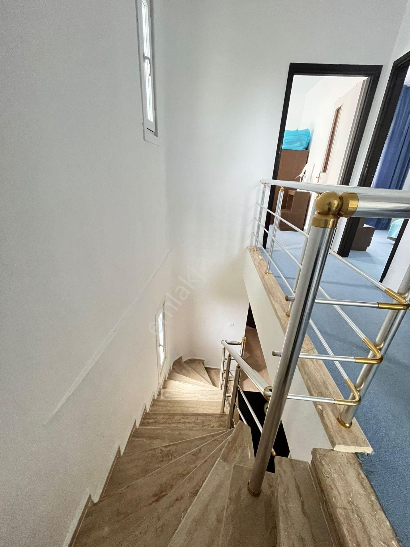 Remax Land Ten Demirli Tatil Sitesinde Satılık Villa - Görsel 13