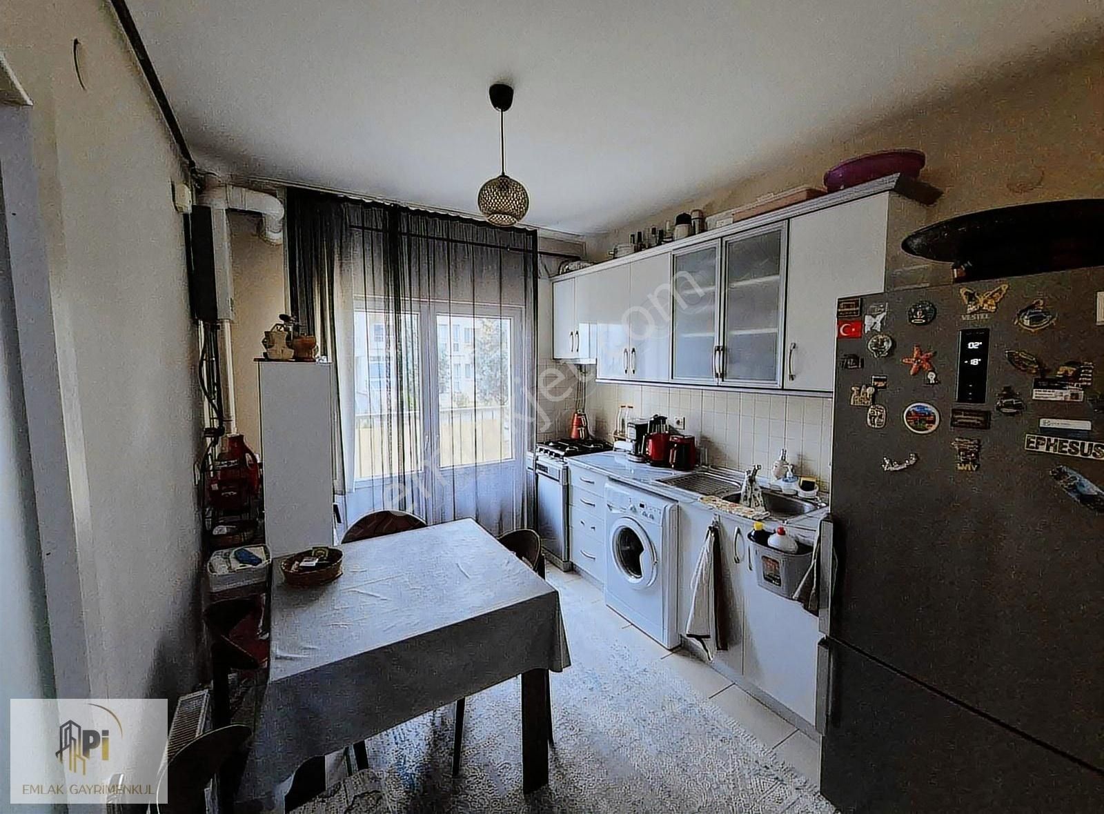 Pi Emlak'tan Satılık Kilerli Bakımlı 3+1 Daire