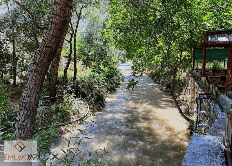 Meramda Muhteşem Konumda 1780 M2 Satılık Komple İşyeri