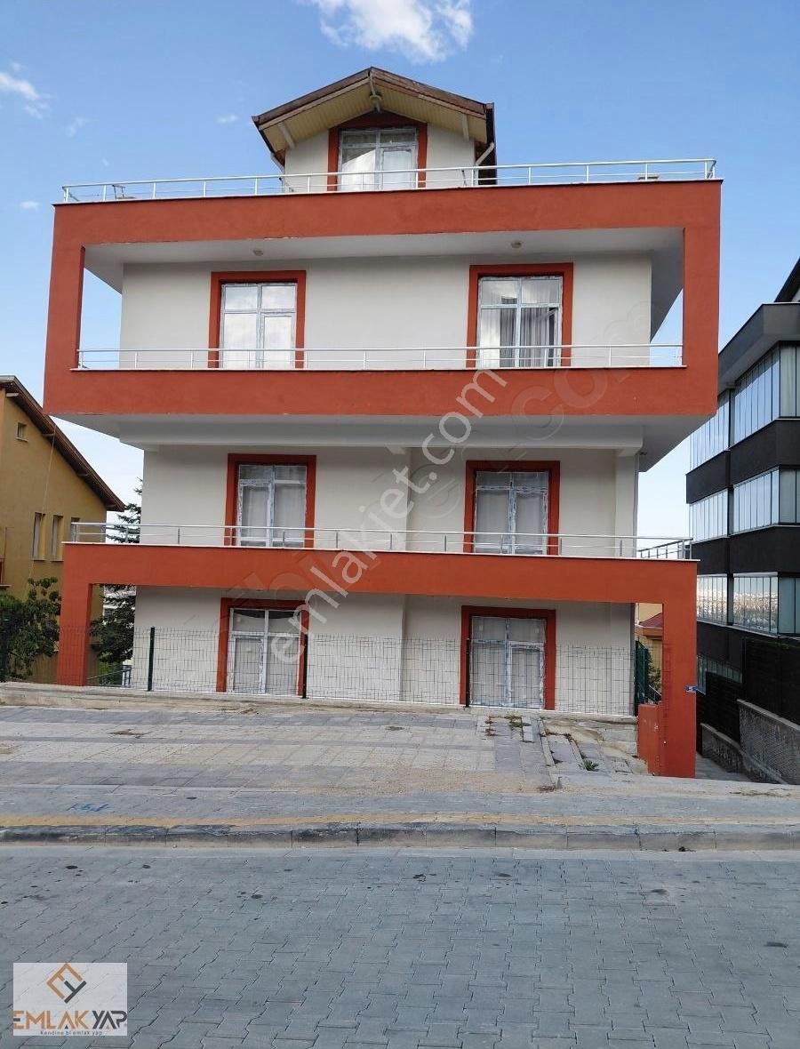 Emlakyaptan Meram Tıp Civarı 2+1 Kiralık Daire