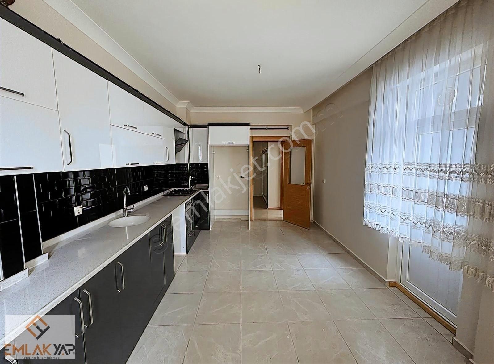 Erenler Anaokulu Yanısatılık 3+1 Arakat (müstakil Takasa Açık)